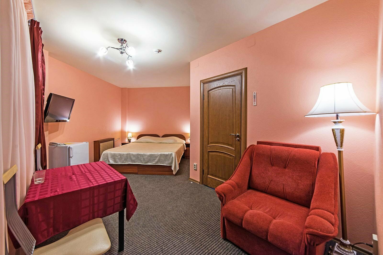 Улучшенный двухместный номер