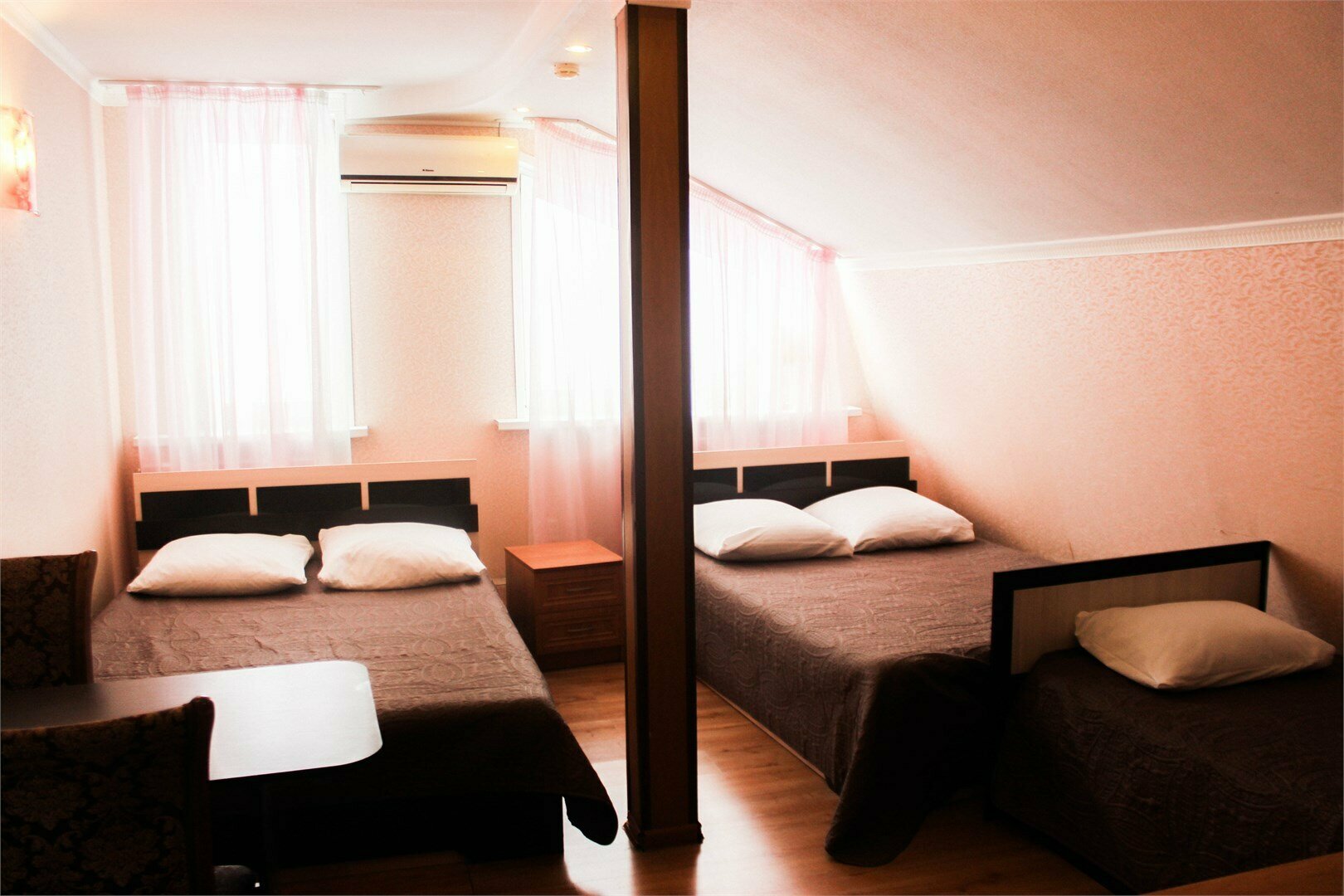 КОМФОРТ с двумя двуспальными кроватями DBL / DBL