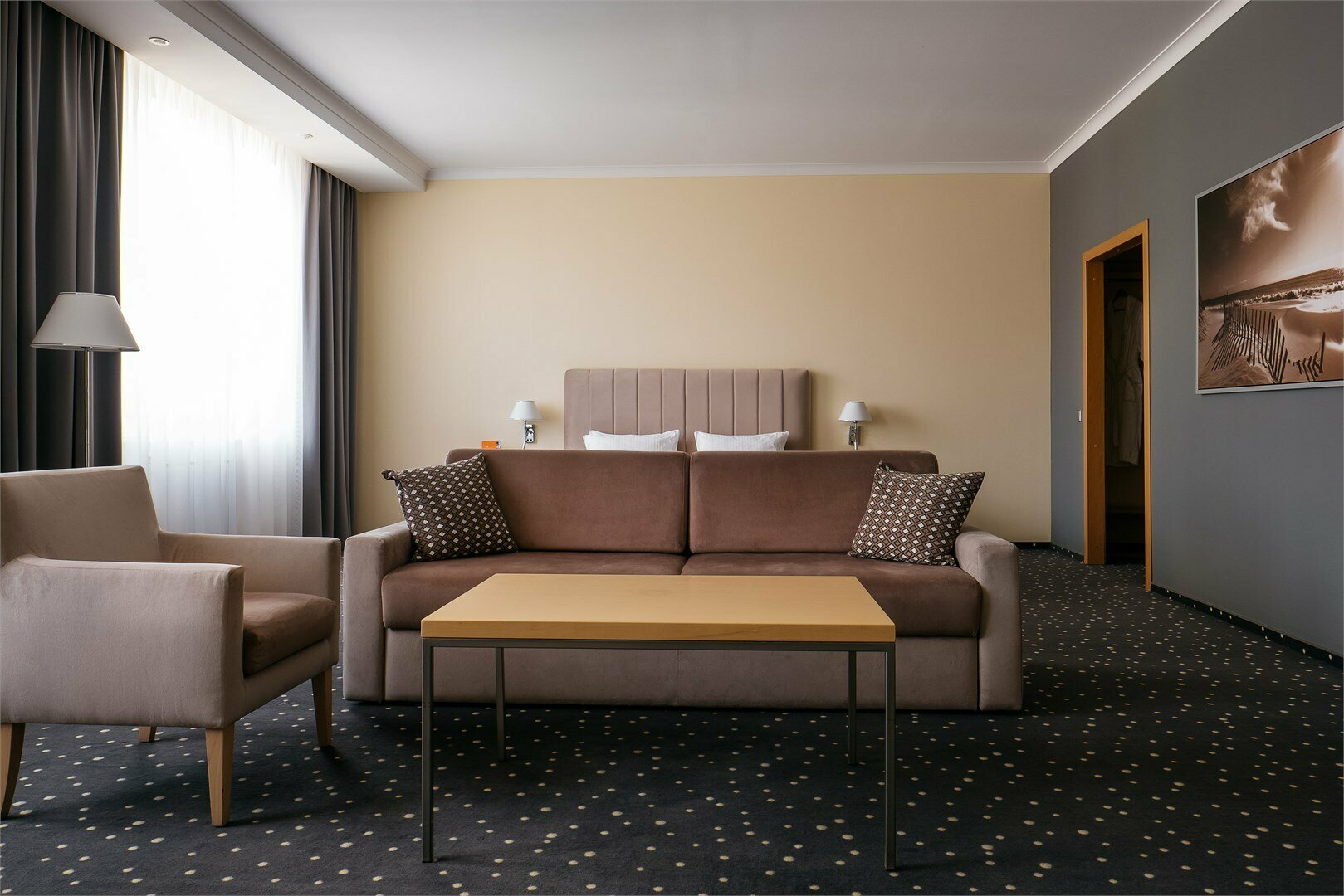 Джуниор Сюит