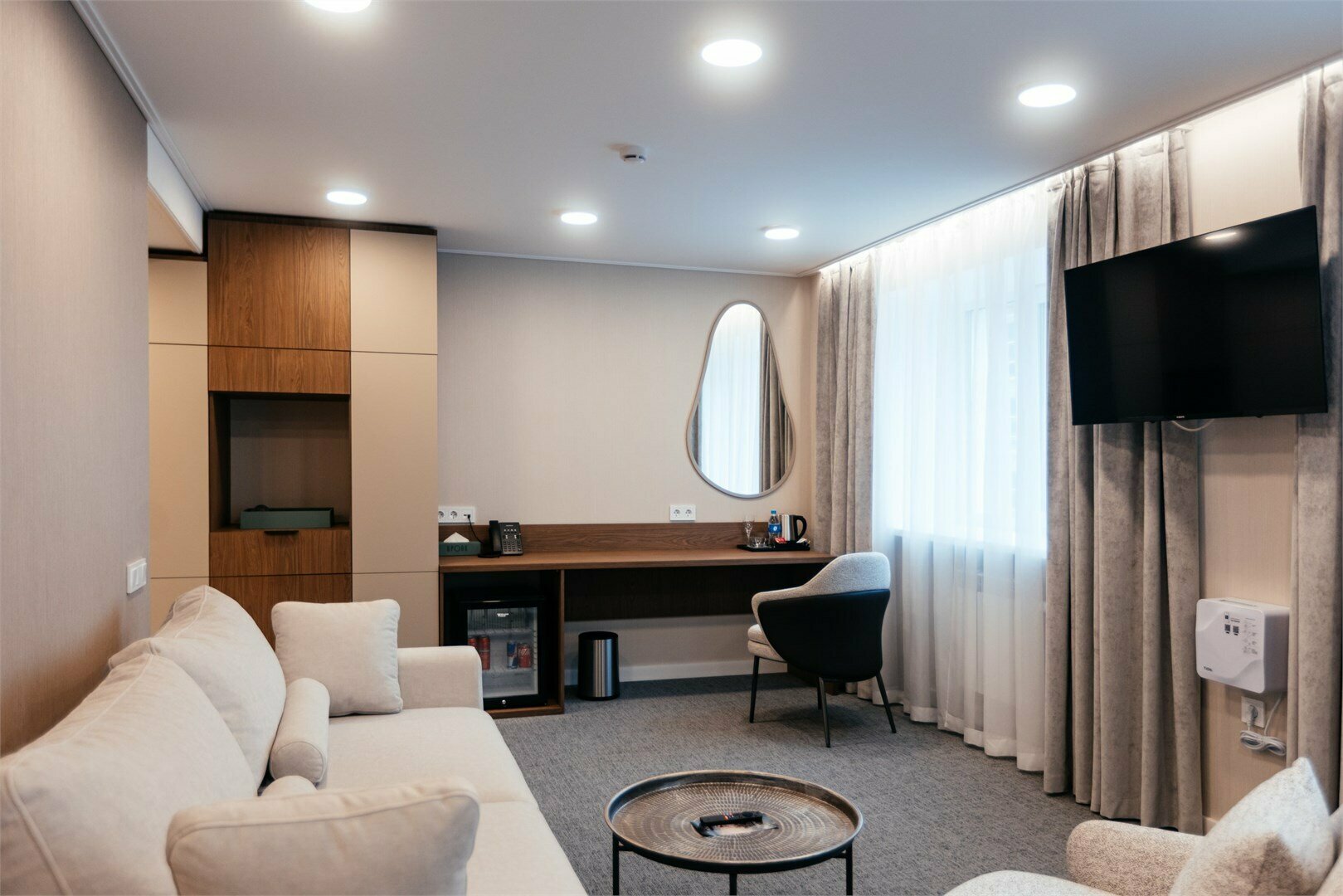 Джуниор Сюит