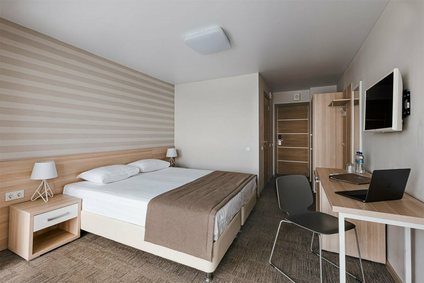 Стандарт улучшенный с видом на Волгу