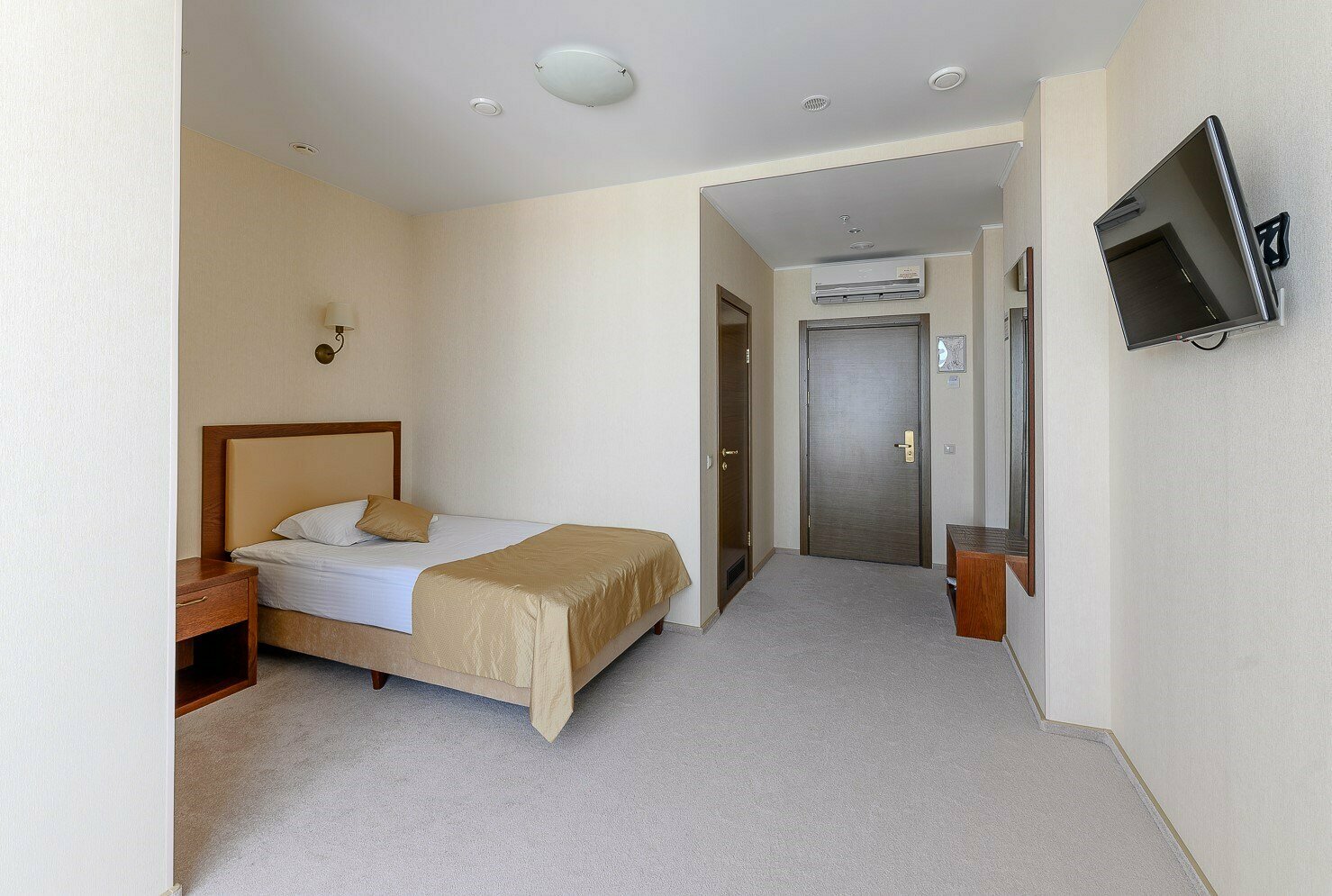 ОДНОМЕСТНЫЙ НОМЕР (SNGL KOMFORT 21/22 этаж)