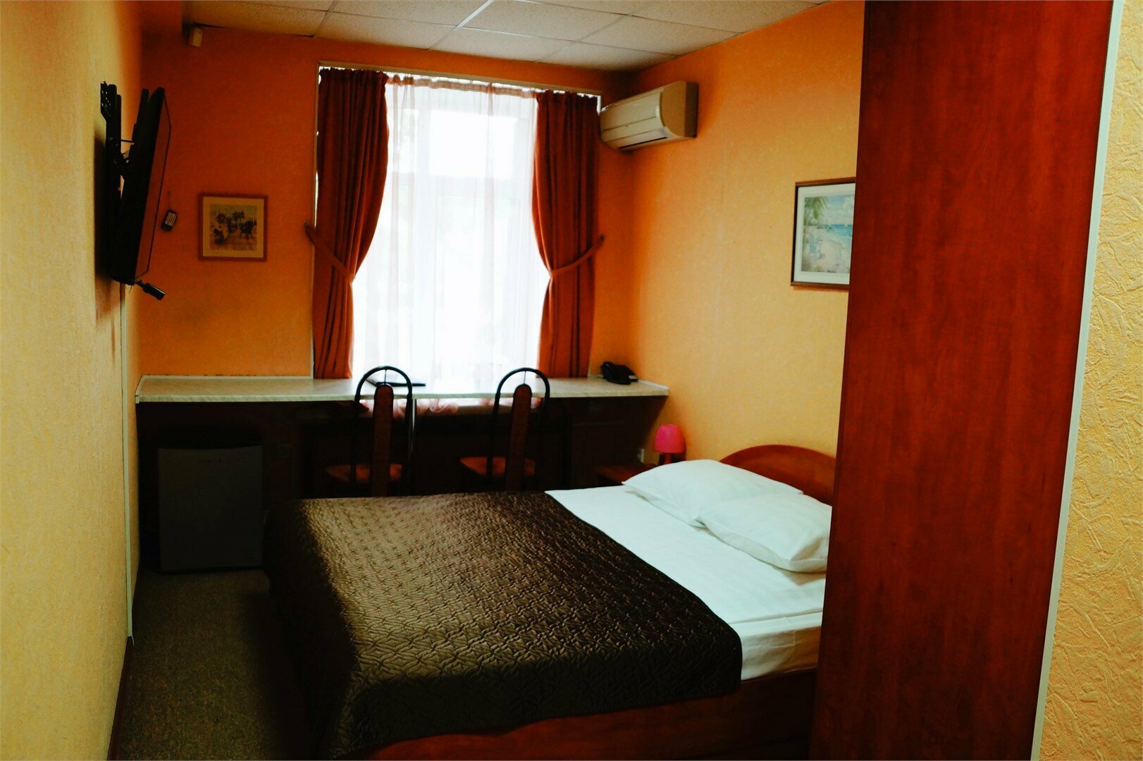 Стандарт двухместный с двуспальной кроватью