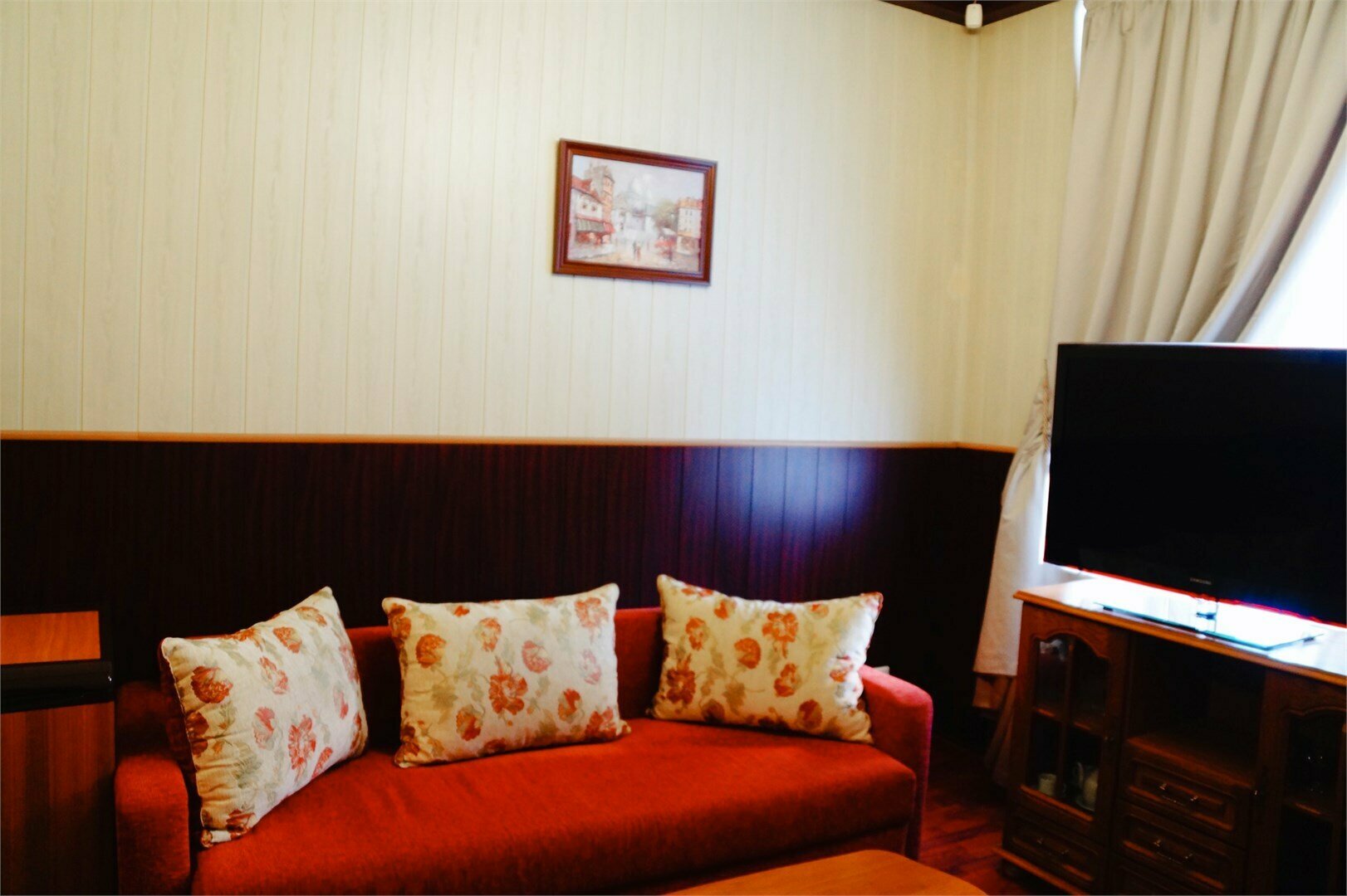 Люкс двухкомнатный с двуспальной кроватью