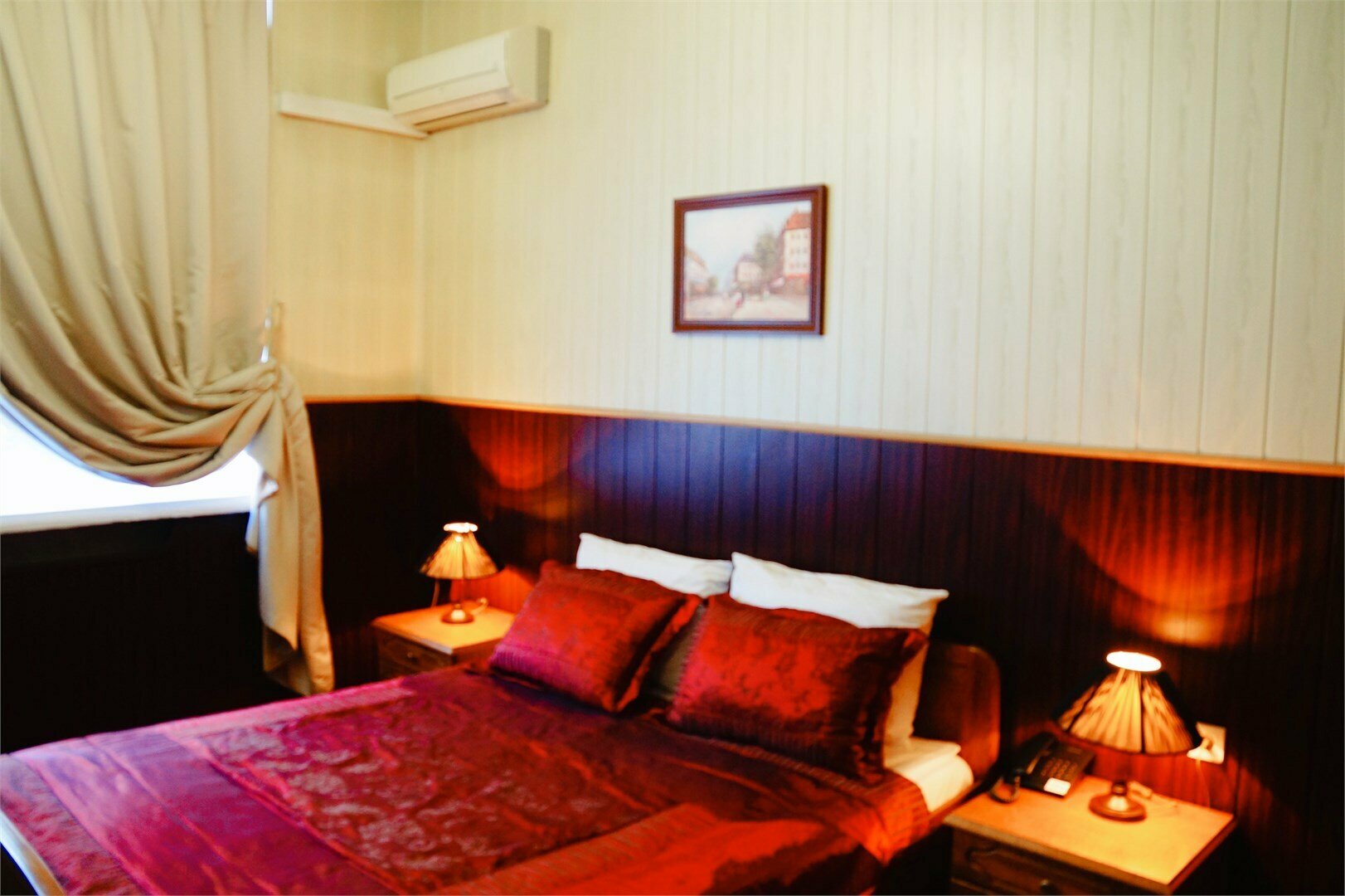 Люкс двухкомнатный с двуспальной кроватью