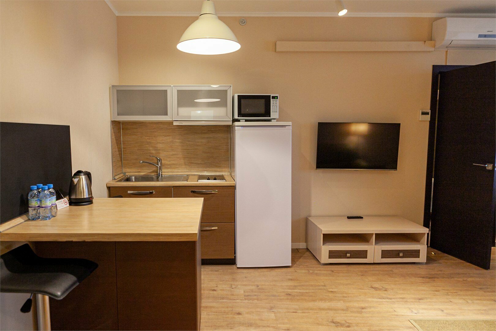 Апартаменты с двумя спальнями / с видом на Неву (Апартамент)