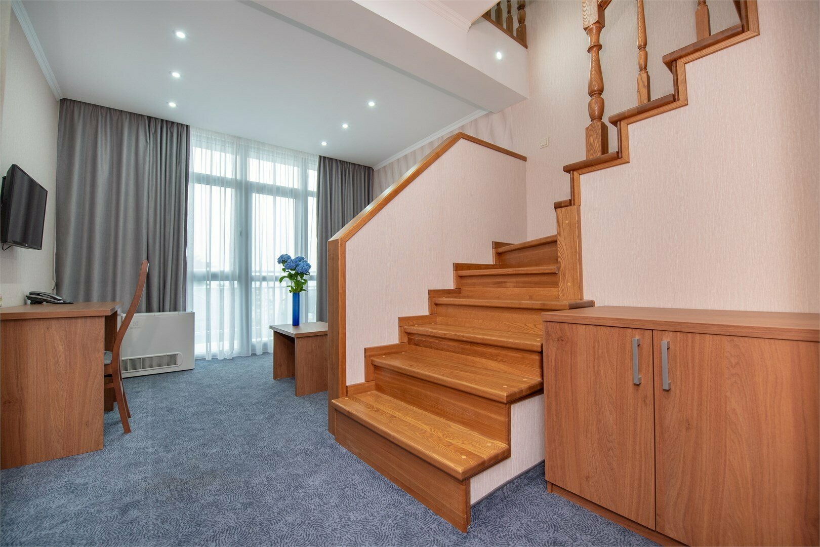 Стандарт-комфорт + (2-местный 2-комнатный 2-х уровневый с балконом)