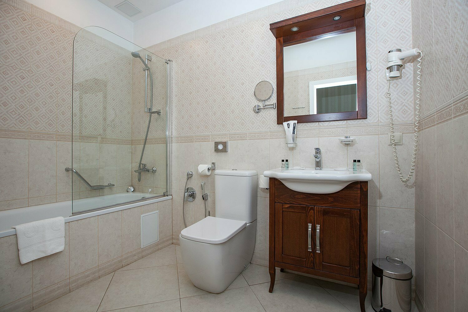 Улучшенный двухместный номер с 1 кроватью