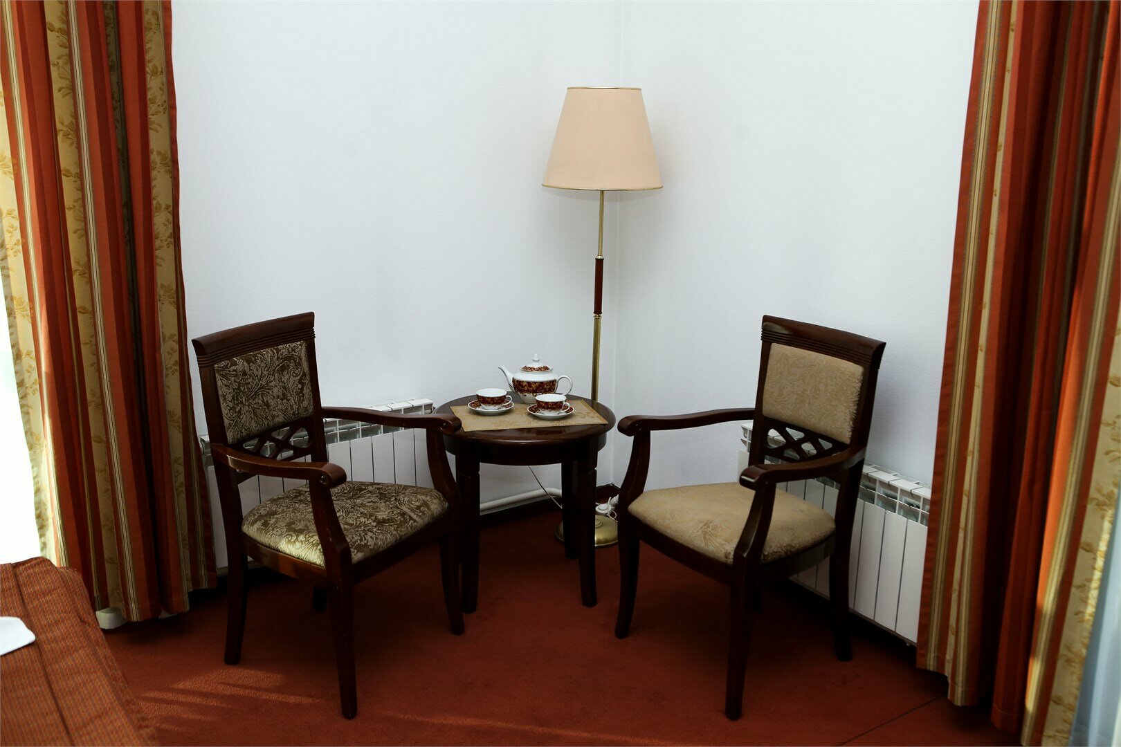 Просторный двухместный номер с 2 отдельными кроватями