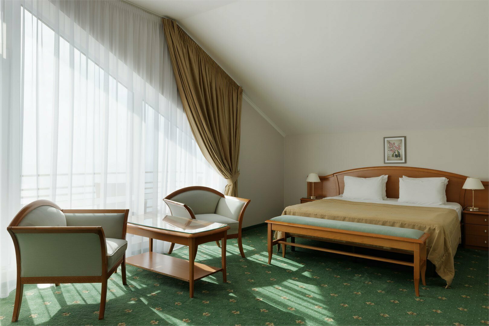 ДЖУНИОР СЮИТ