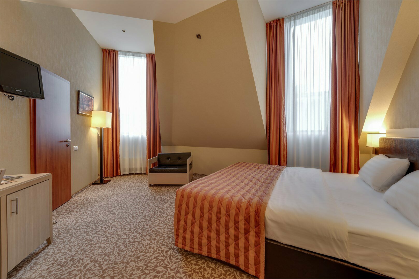 Комфорт мансардный с двуспальной кроватью