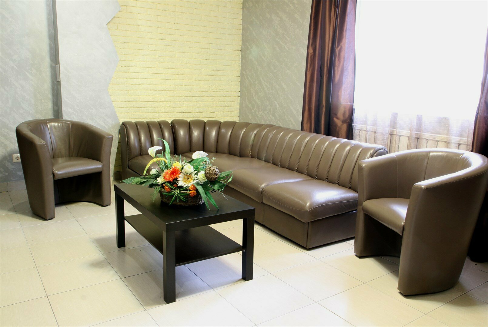 Номер полулюкс с сауной с одной большой кроватью