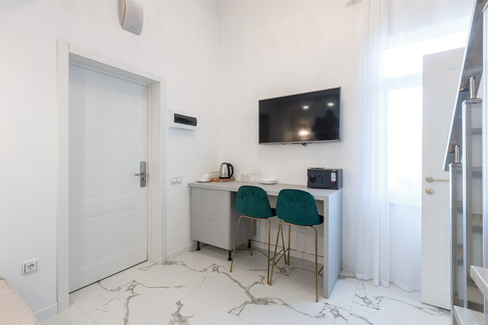 Студия с видом на парк