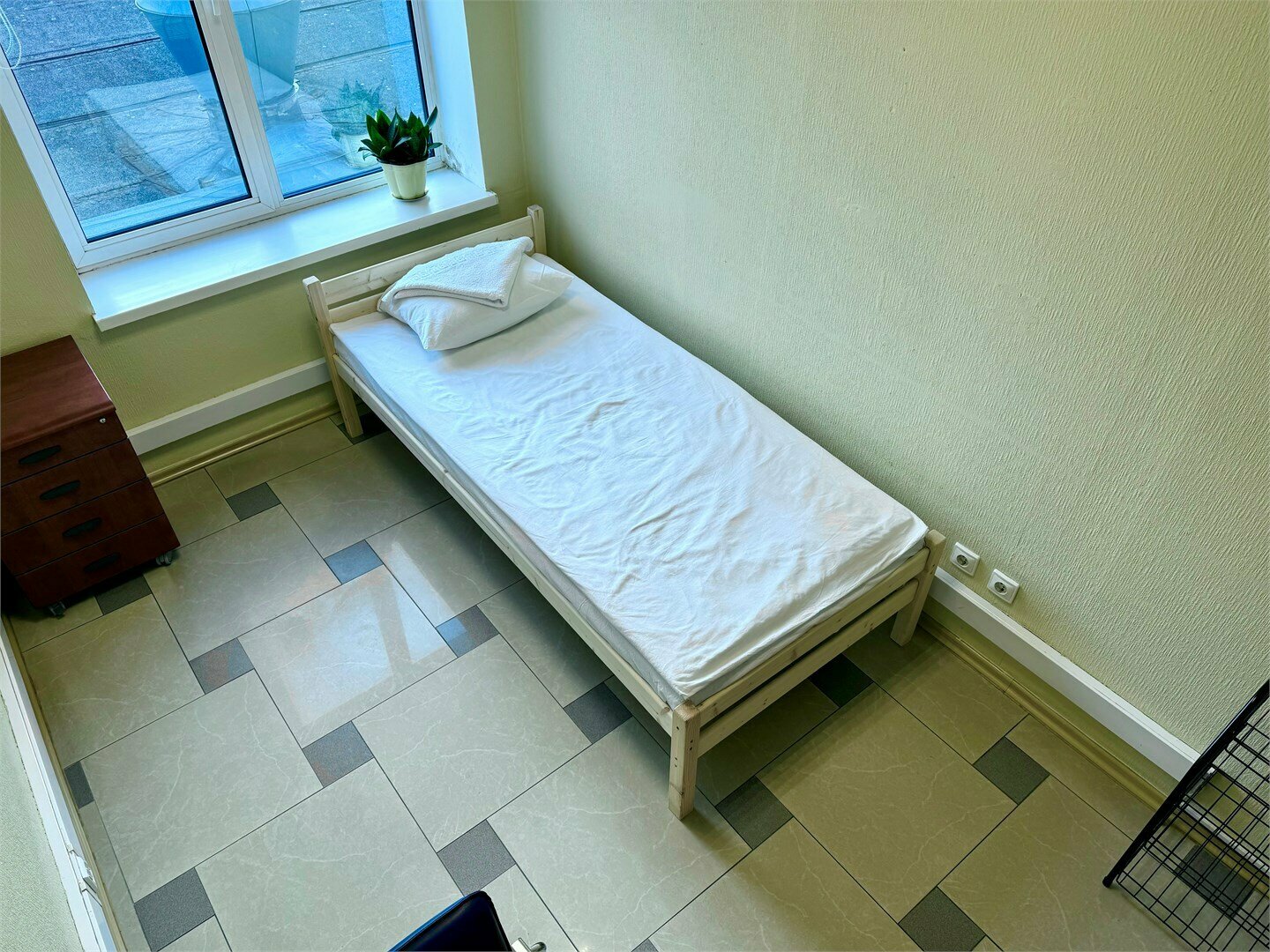 Одноместная отдельная комната с односпальной кроватью с электронным замком