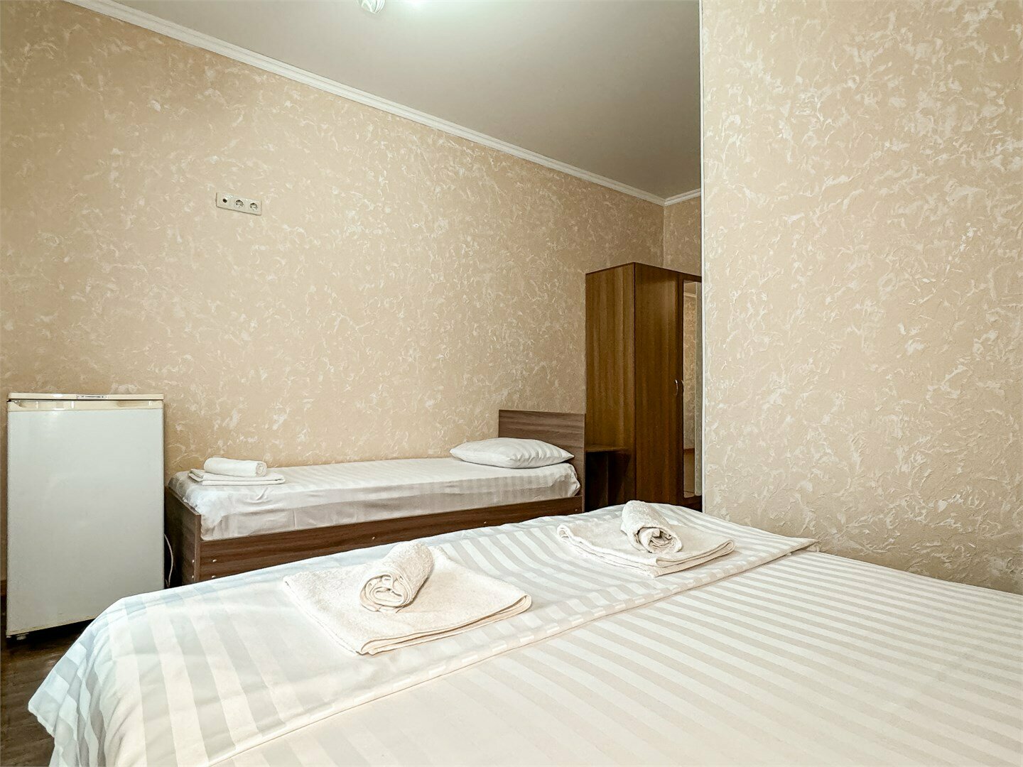 Cемейный номер с собственной ванной комнатой