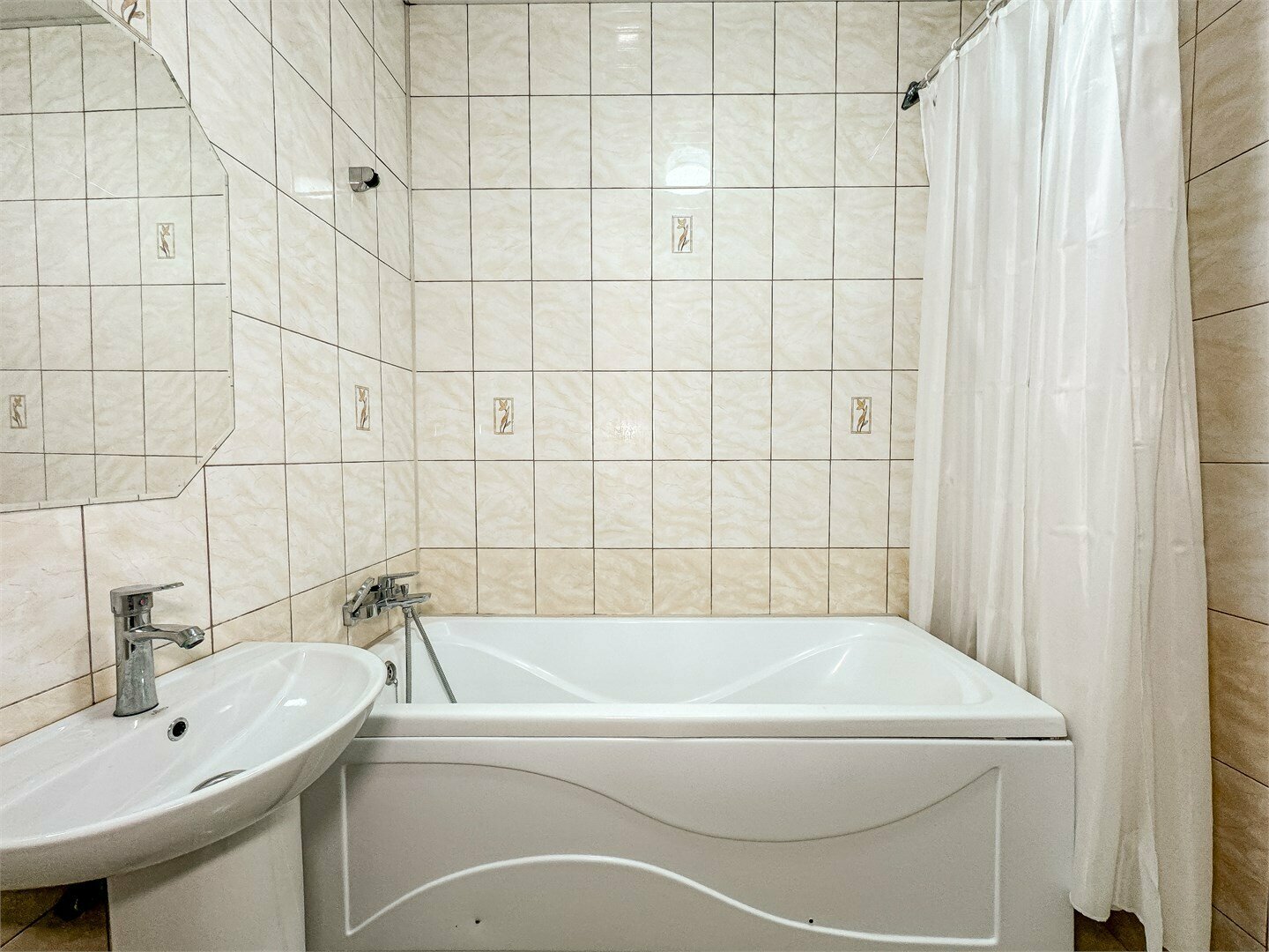 Cемейный номер с собственной ванной комнатой