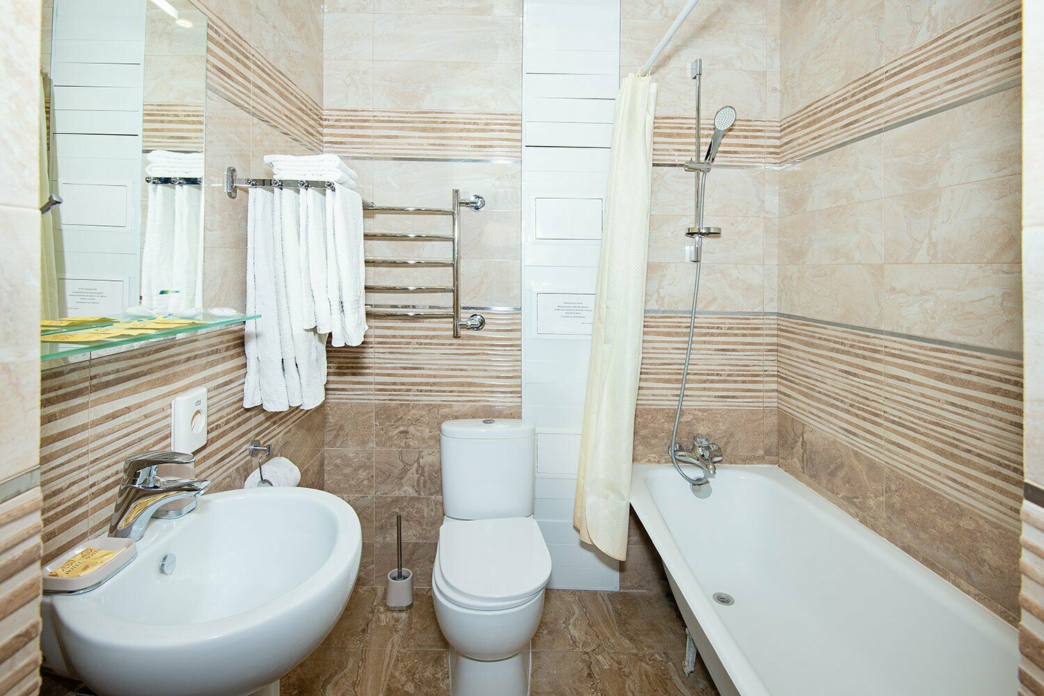 Улучшенный номер с  2 односпальными кроватями № 211