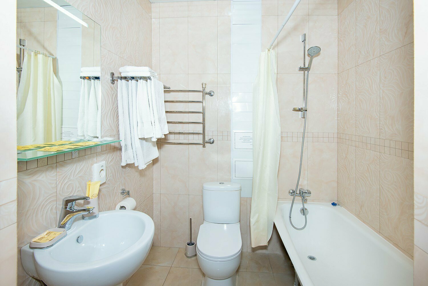 Улучшенный номер с кроватью размера «king-size» №204