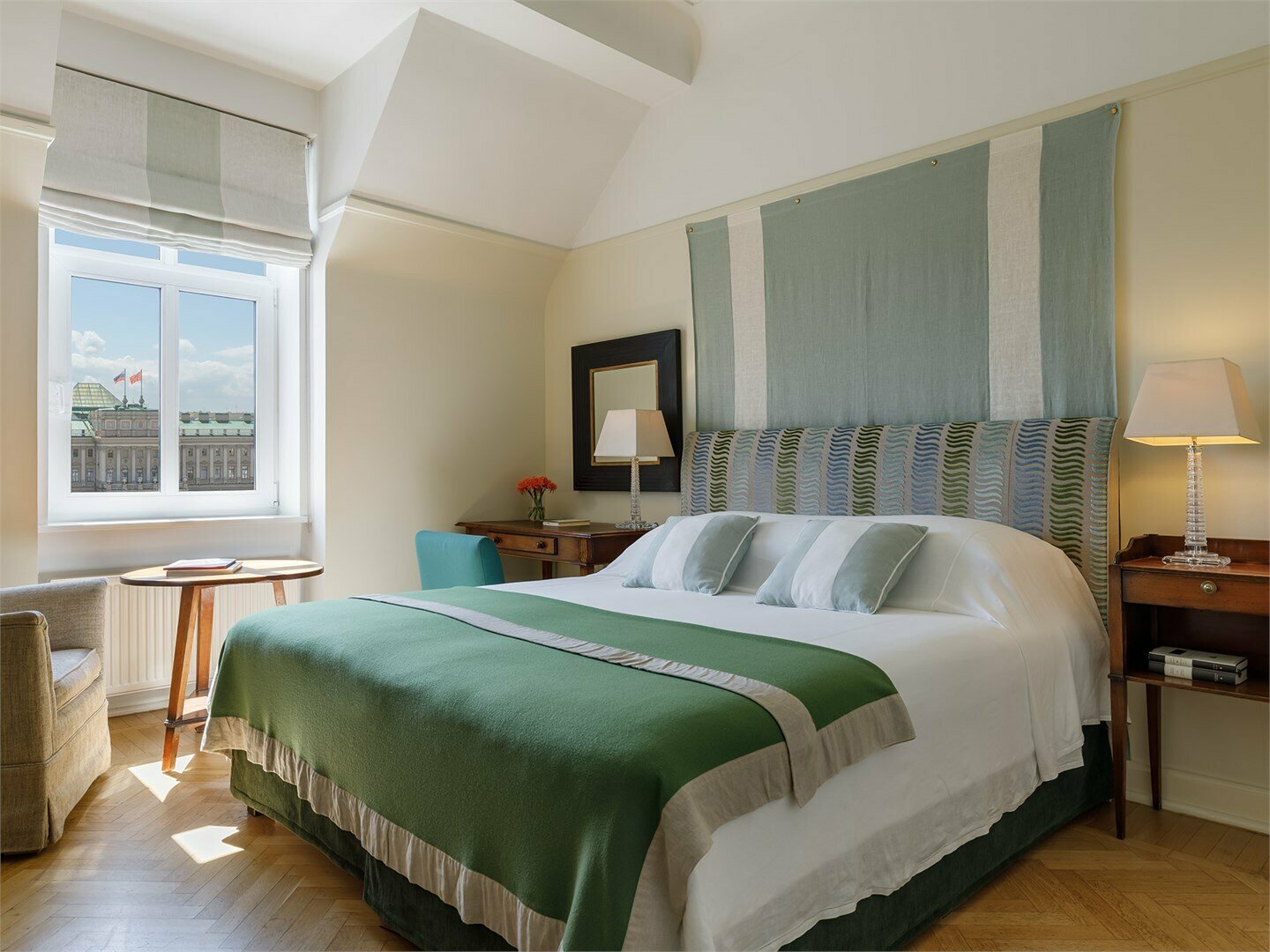 Номер Делюкс