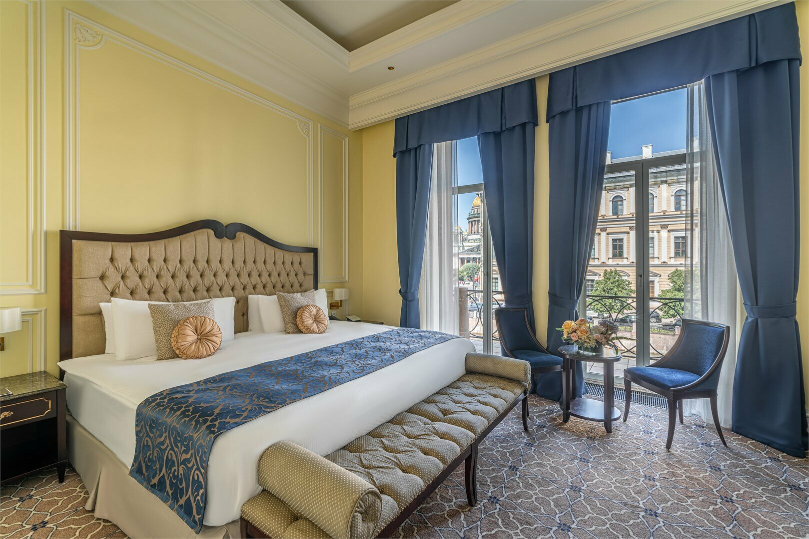 Полулюкс с видом  на Исаакиевскую площадь