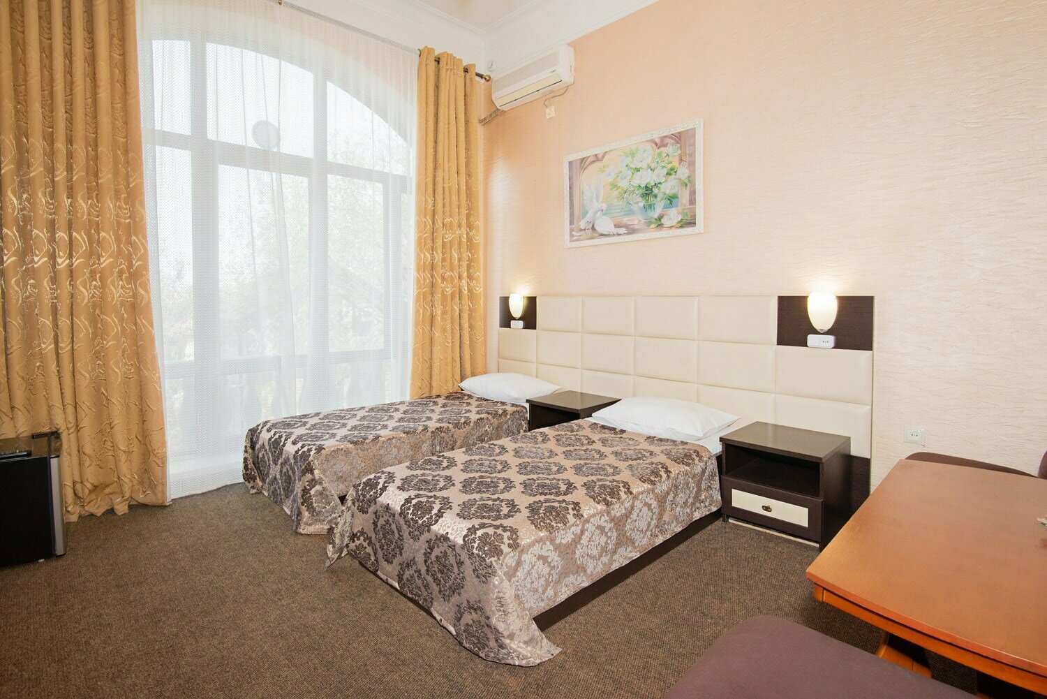 Двухместный номер с одной или с двумя раздельными кроватями 302