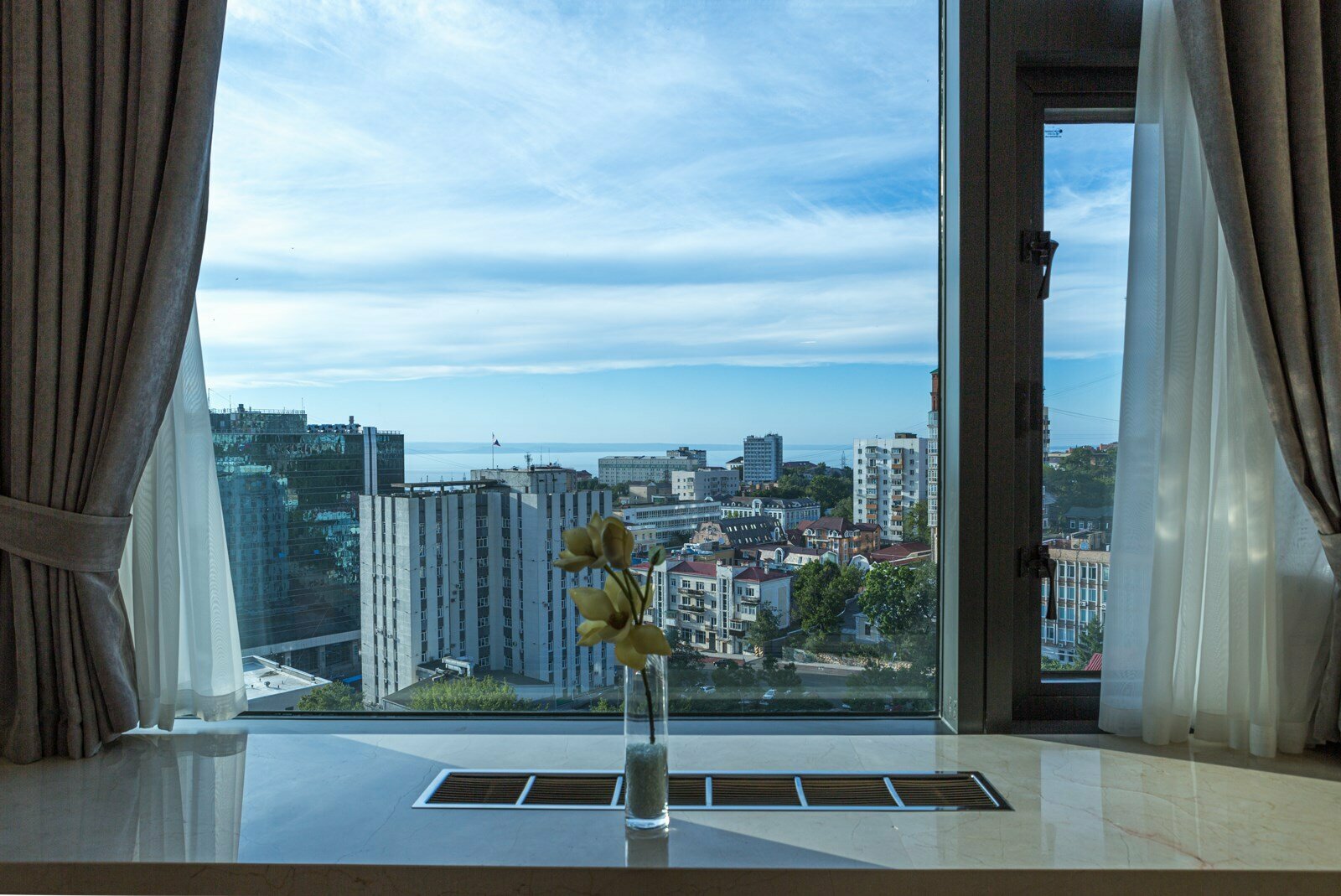 Premier Twin Golden Bridge View