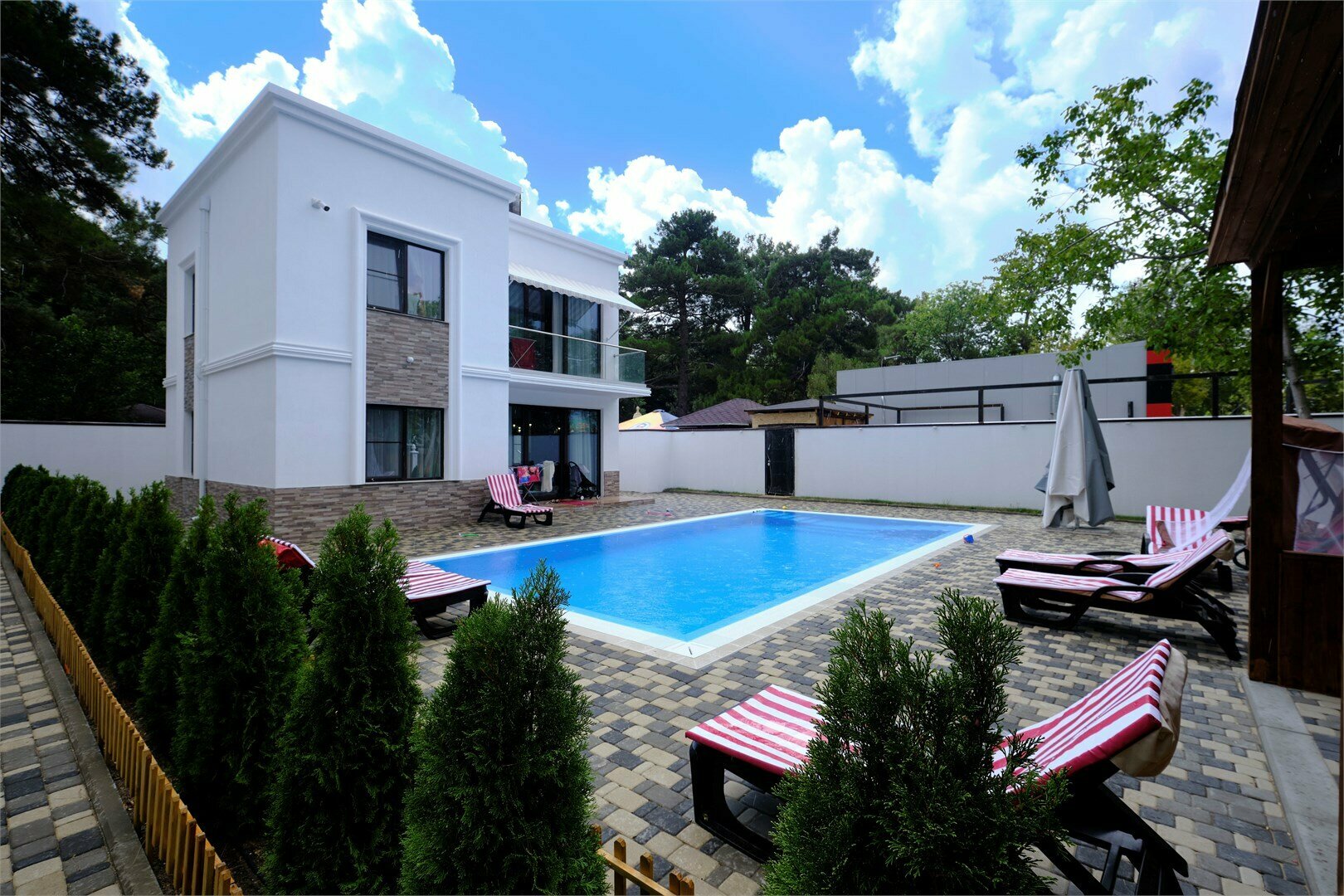 Апартаменты с бассейном , корпус вилла