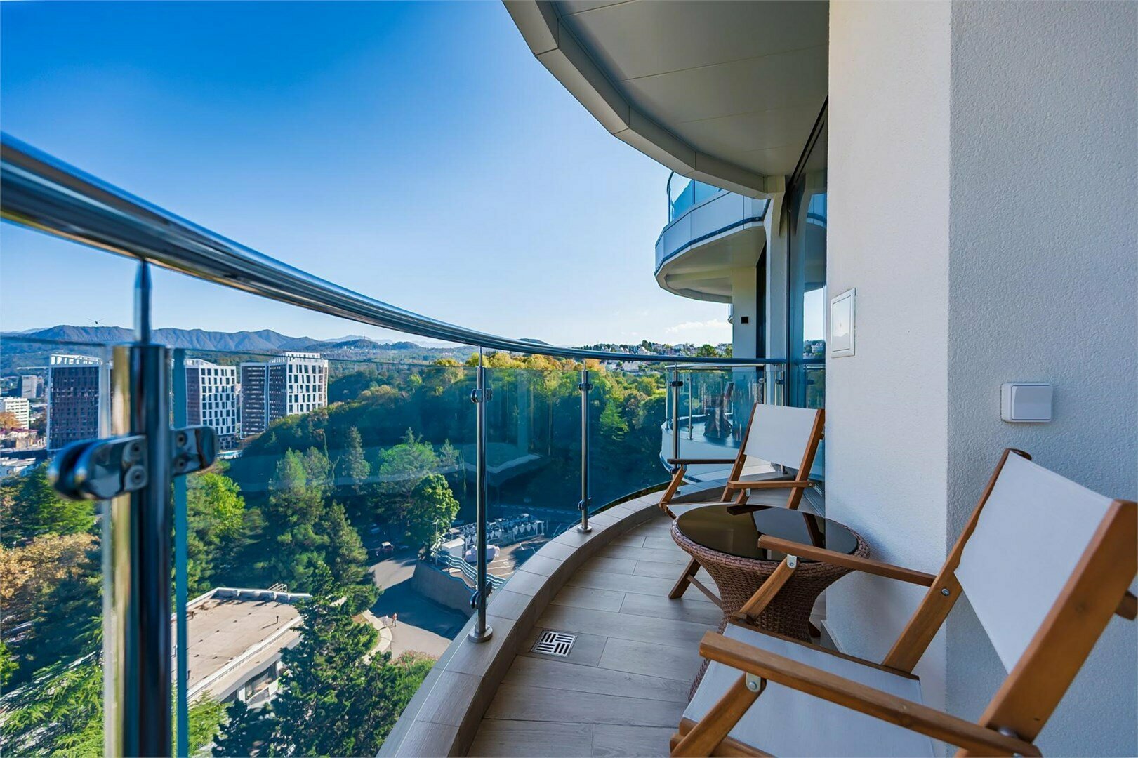 Апартамент с одной спальней, балконом и видом на парковую зону