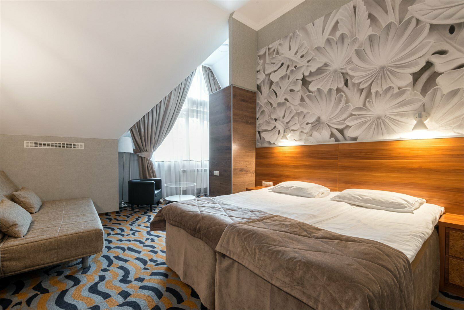 Улучшенный трёхместный номер с 1 кроватью или 2 отдельными кроватями  (с кондиционером)