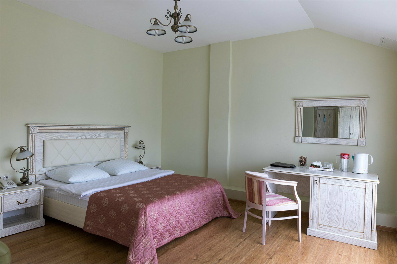 Джуниор Сюит DBL