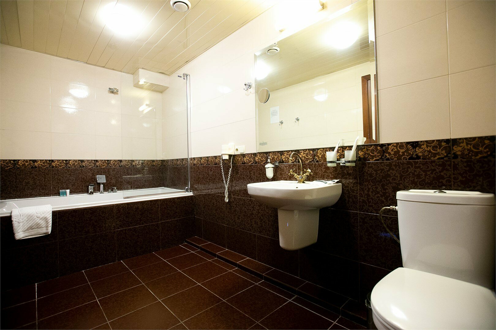 Полулюкс с ванной