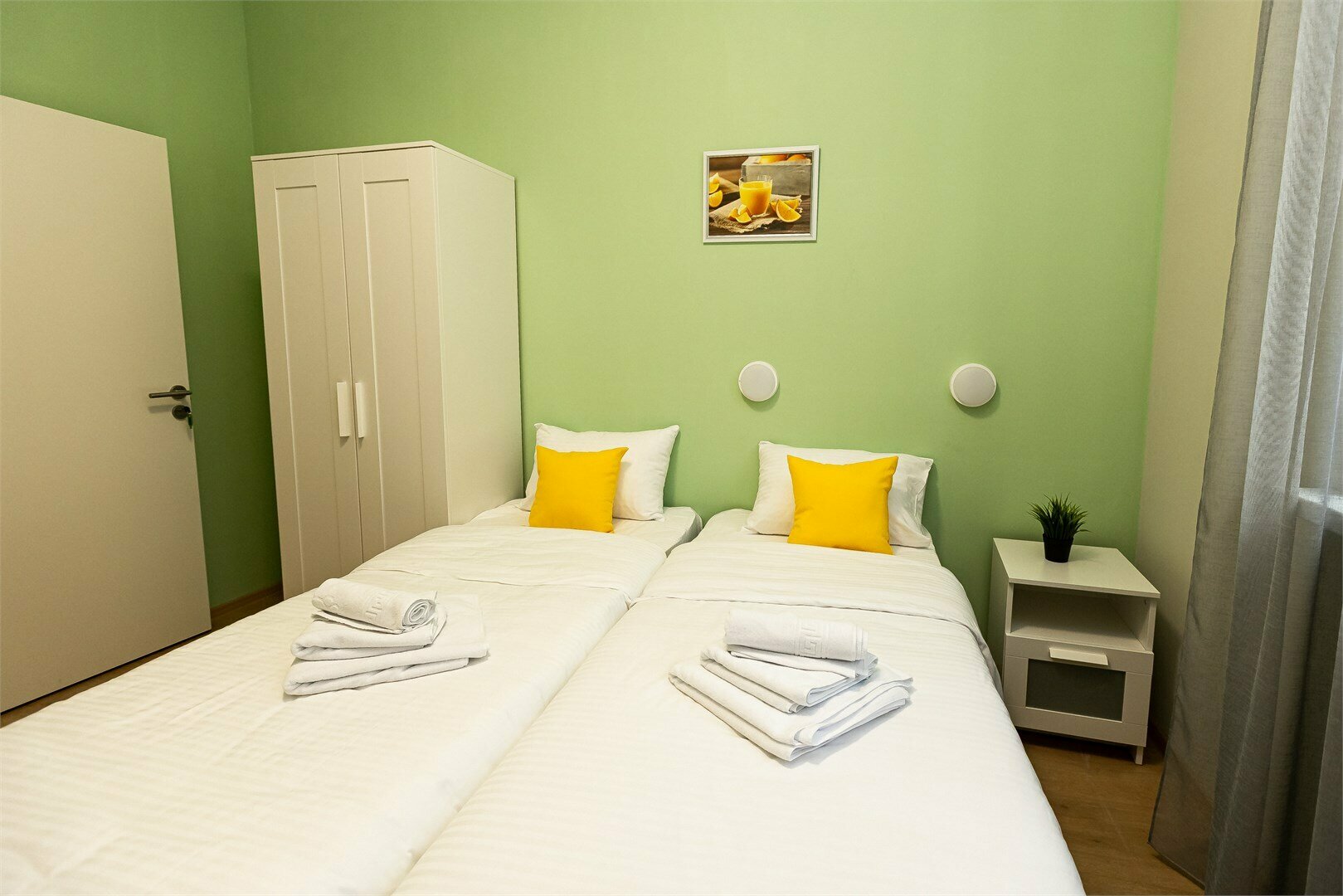 Семейный номер с общей ванной комнатой на 2 номера