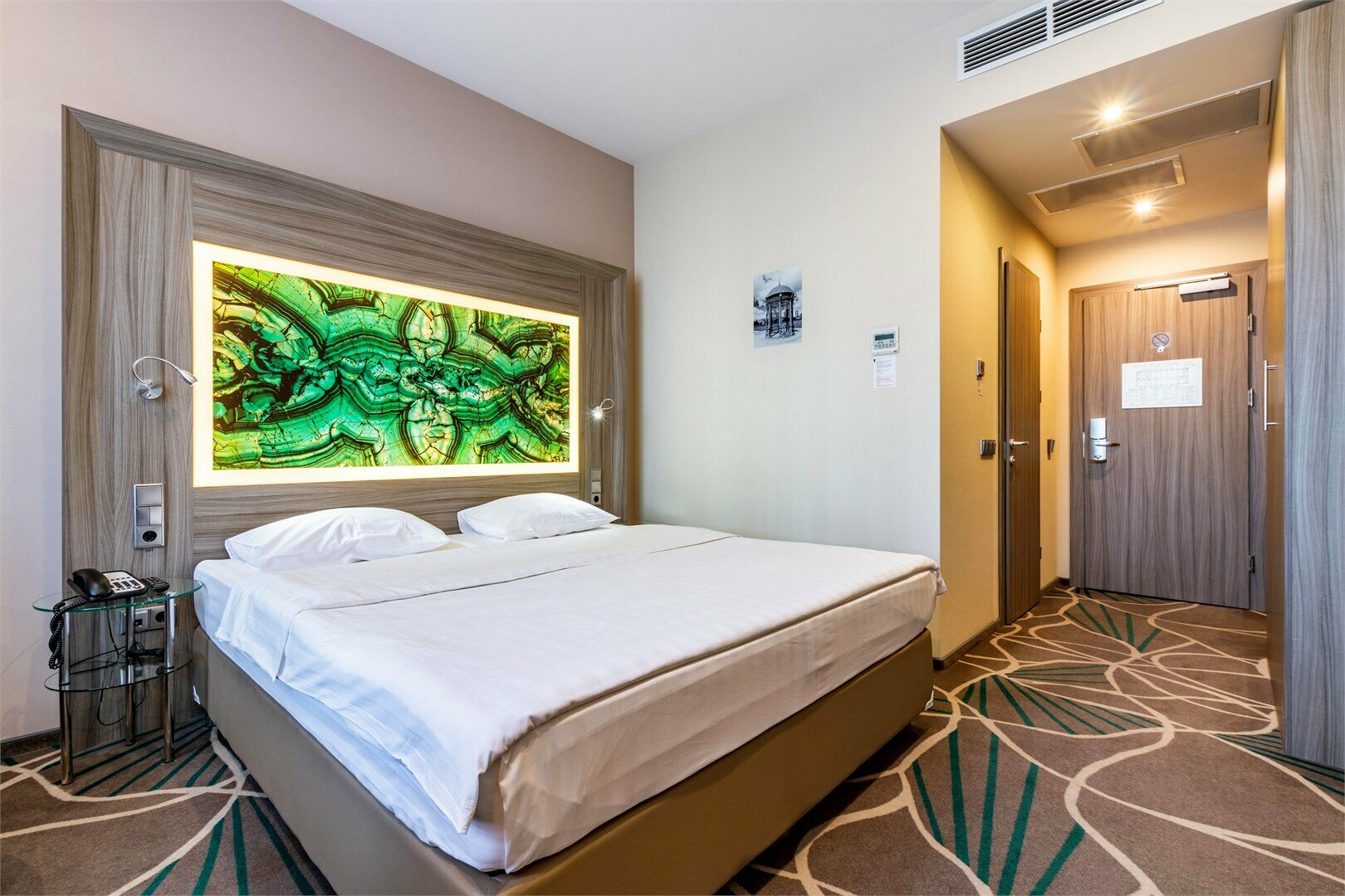 Стандарт с двуспальной кроватью