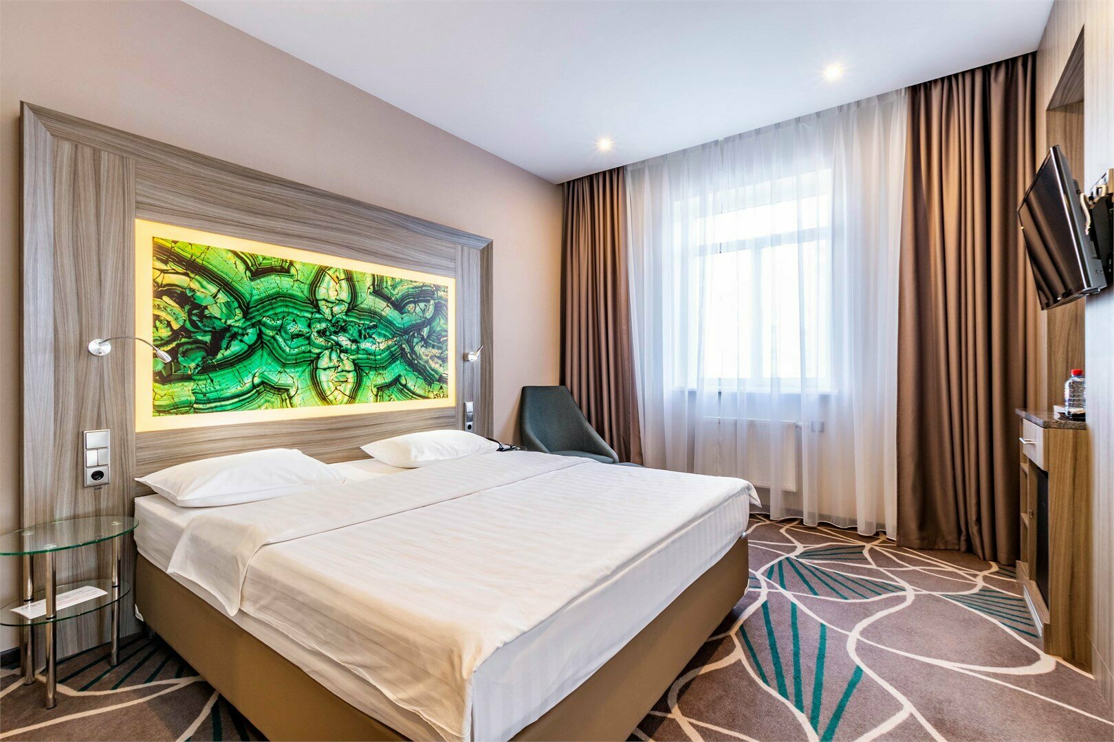 Джуниор Сюит