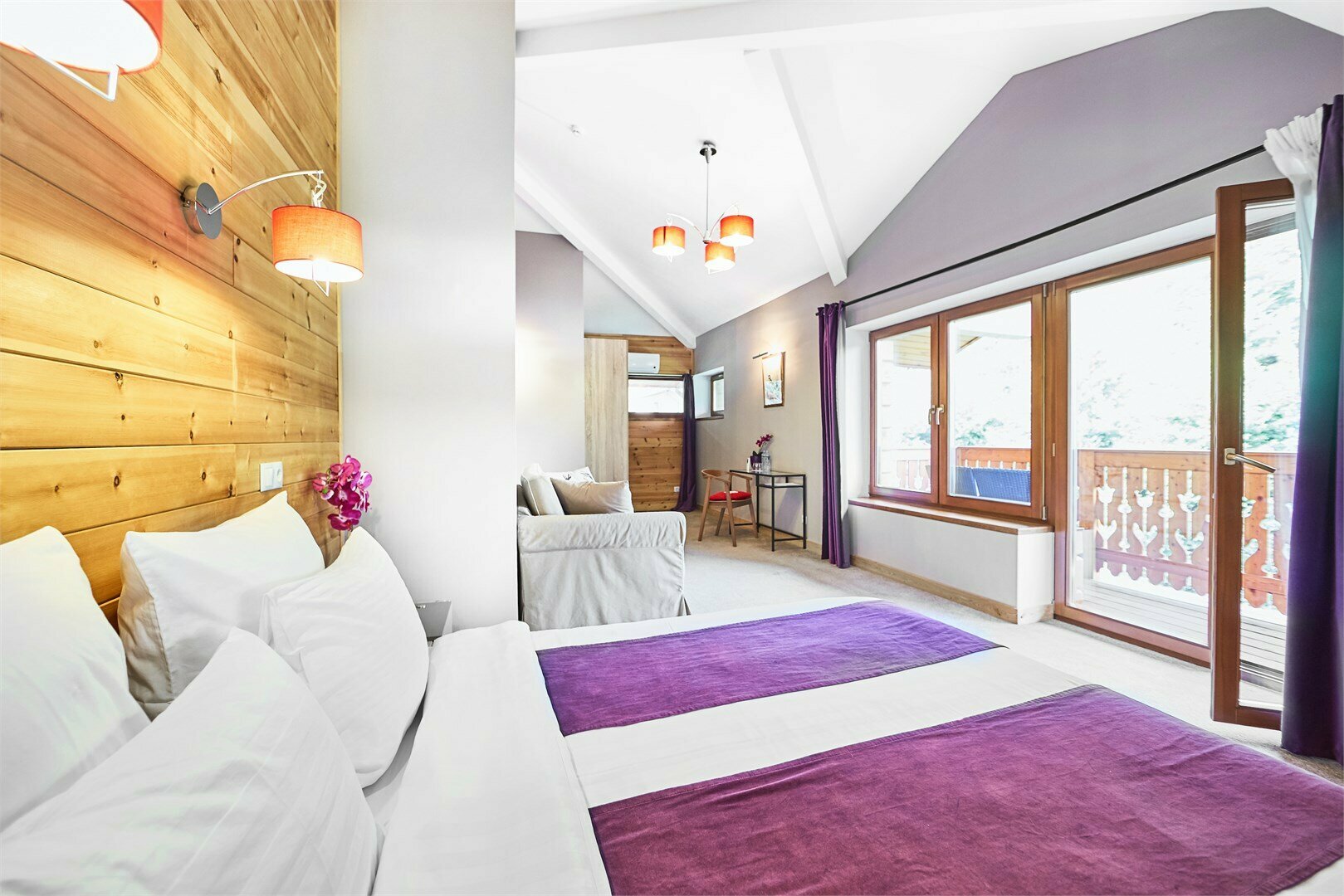 Двухместная комната категории Делюкс с 1 кроватью, балконом и ванной