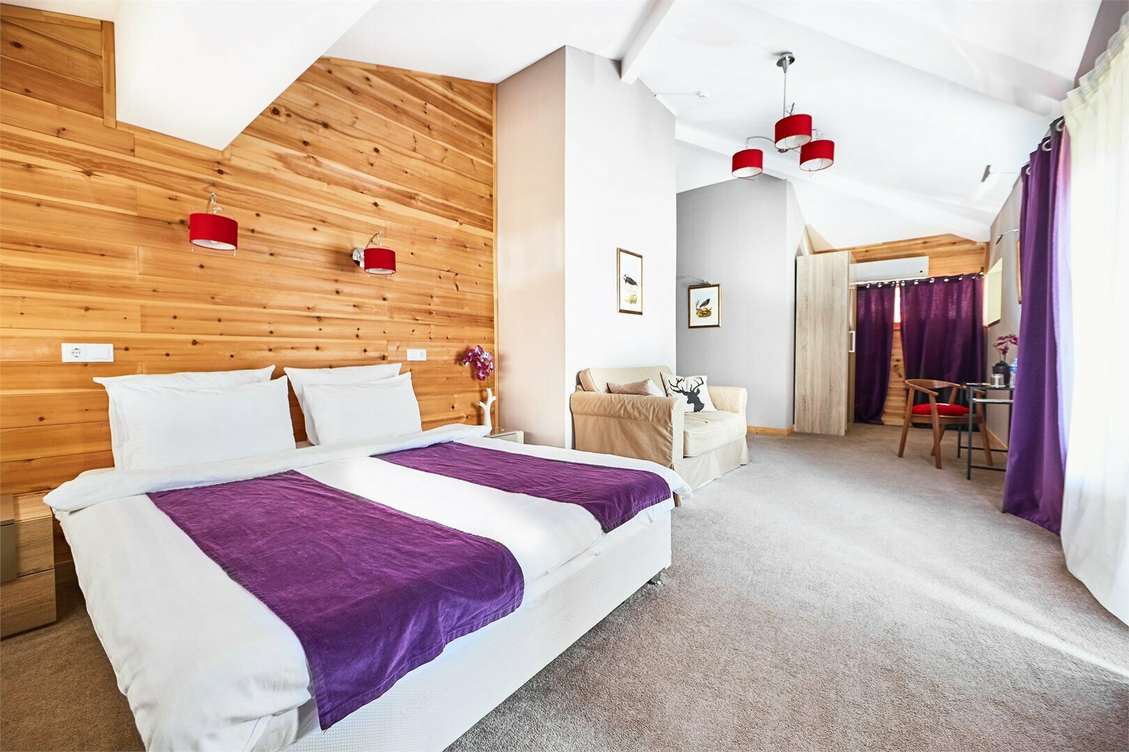 Двухместная комната категории Делюкс с 1 кроватью, балконом и ванной