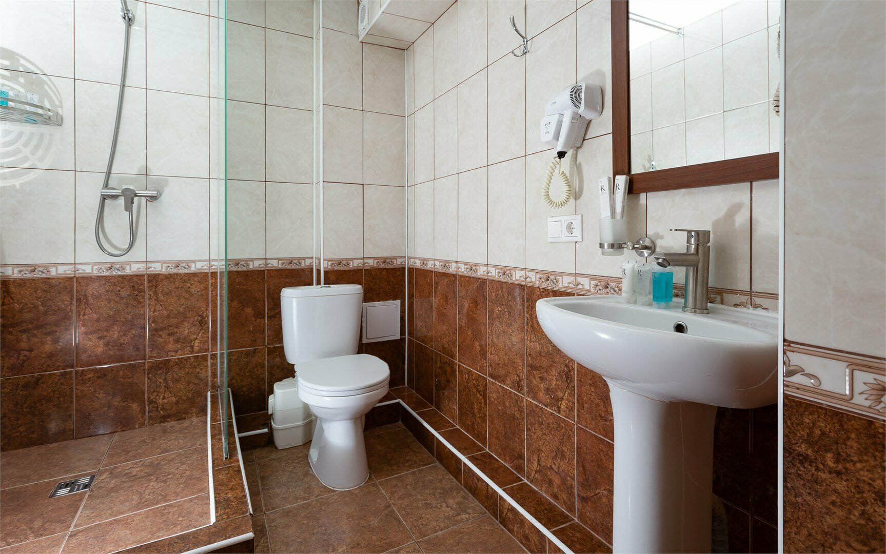 Superior ground floor