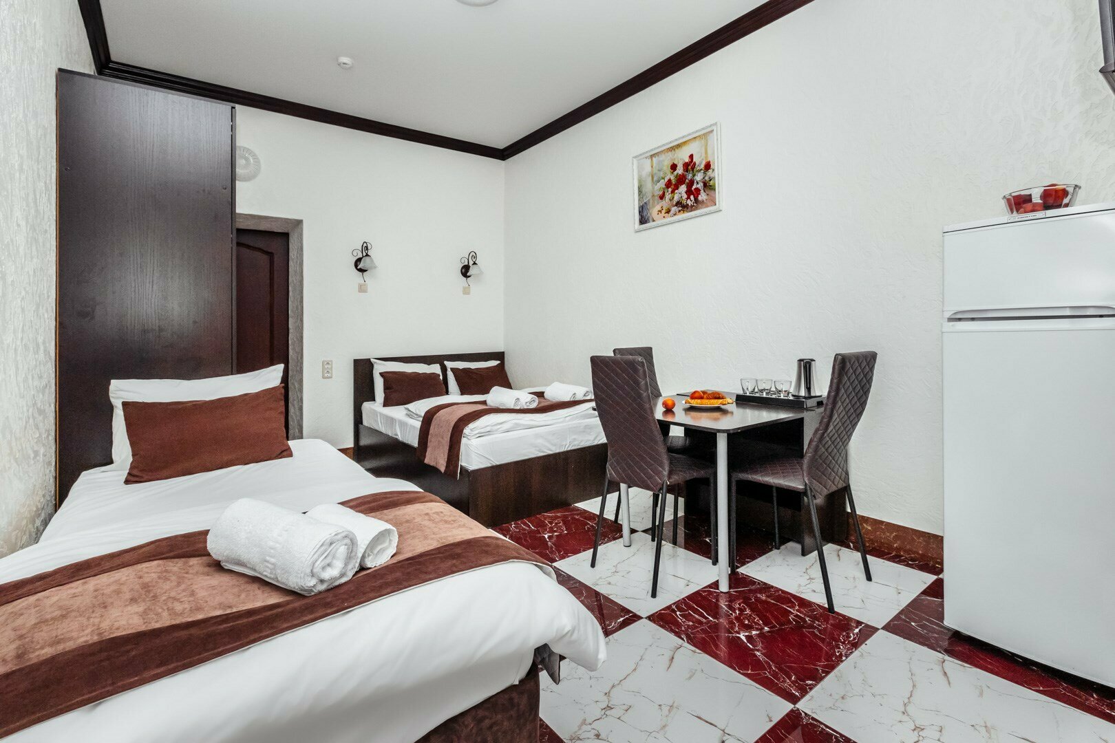 Трехместный