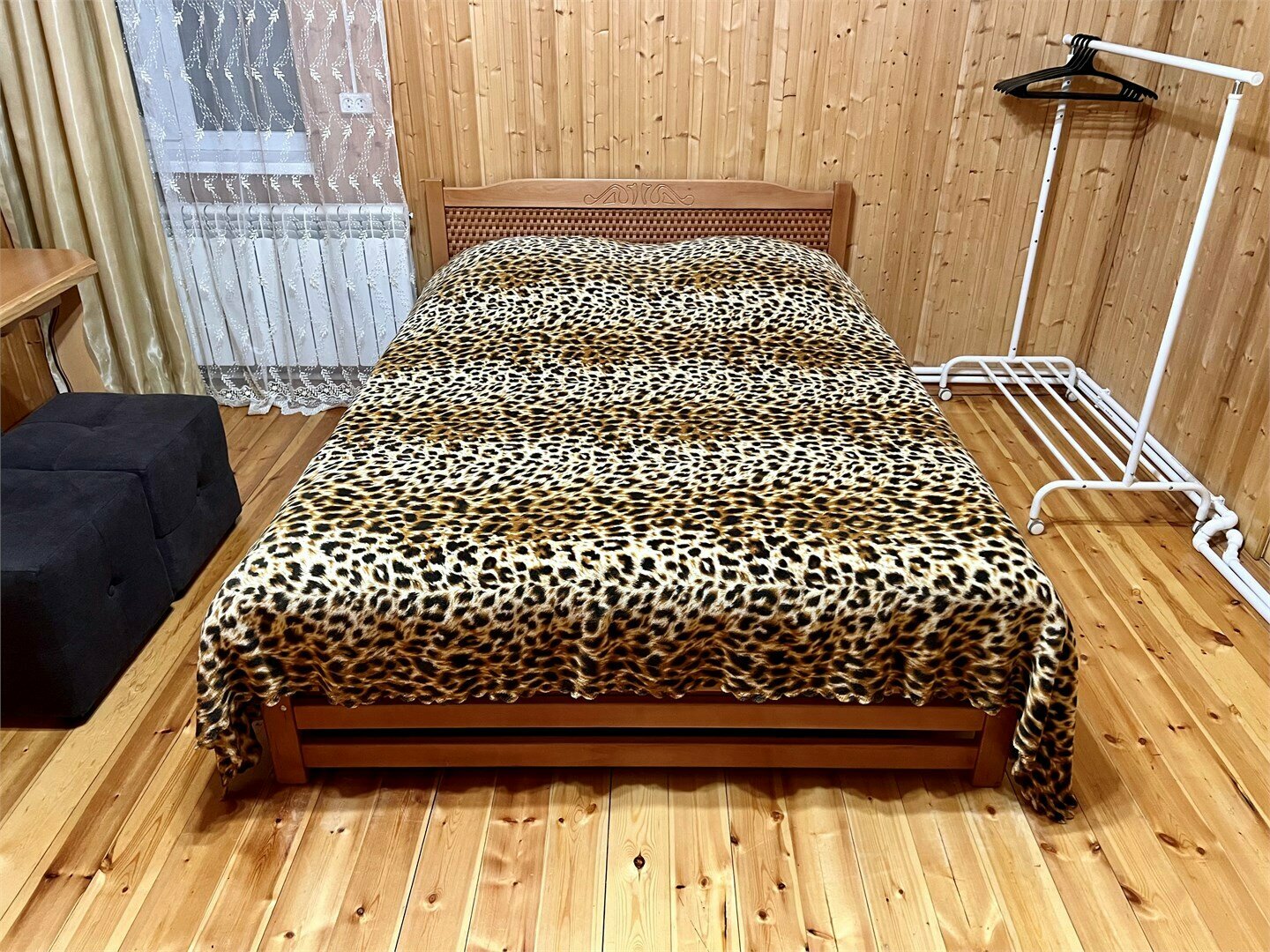 Трехместный номер с собственной ванной комнатой