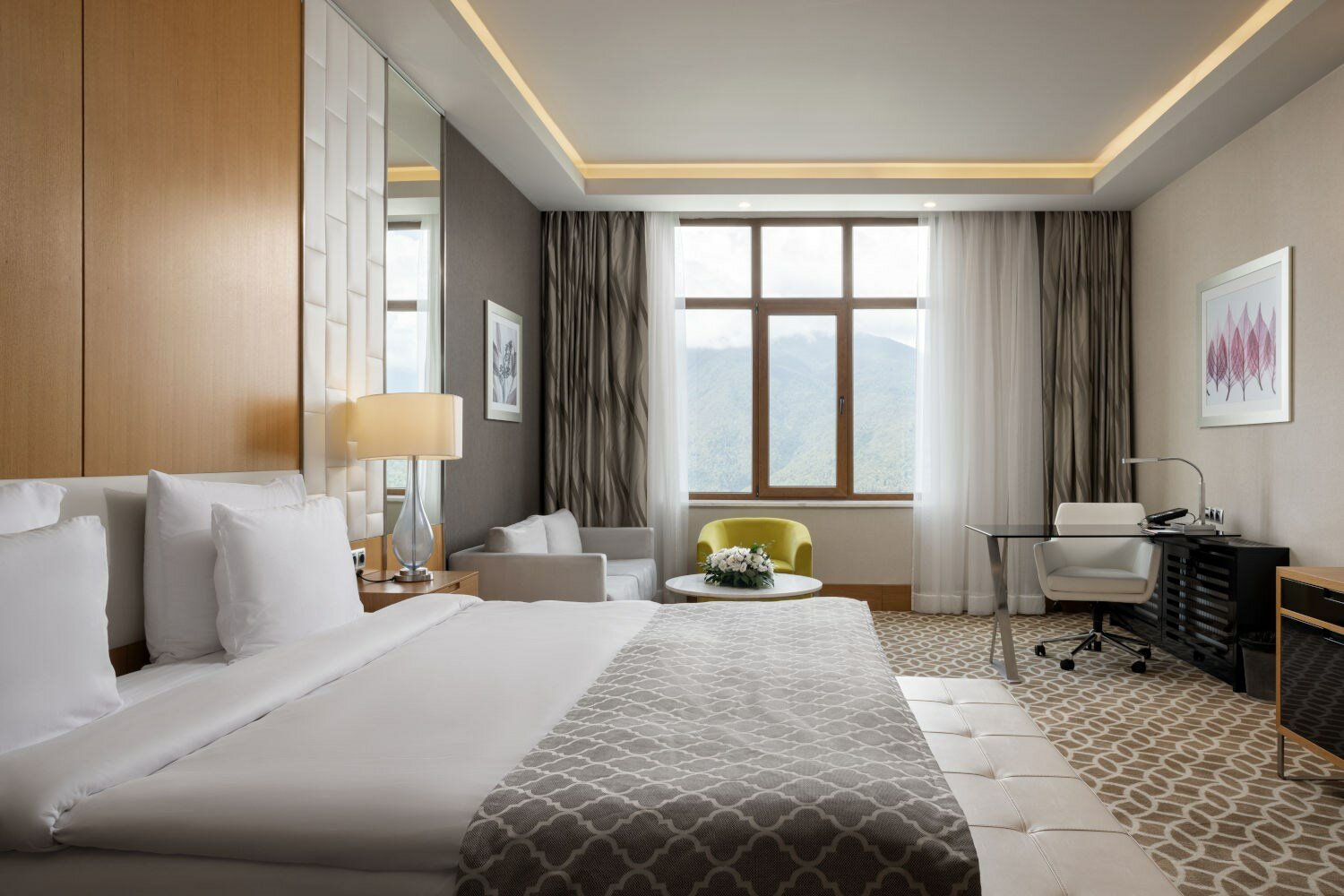 Номер Superior, вид на горы - с двуспальной кроватью