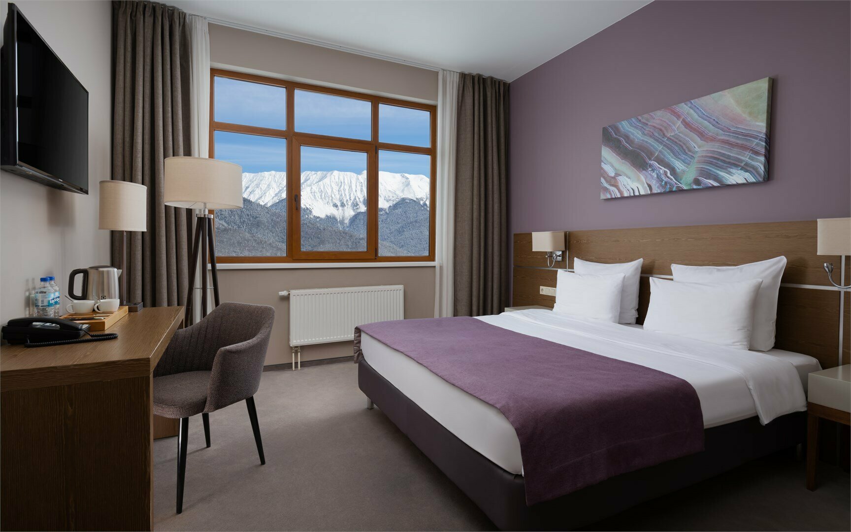 PREMIER с одной двуспальной кроватью и видом на горы (без балкона)