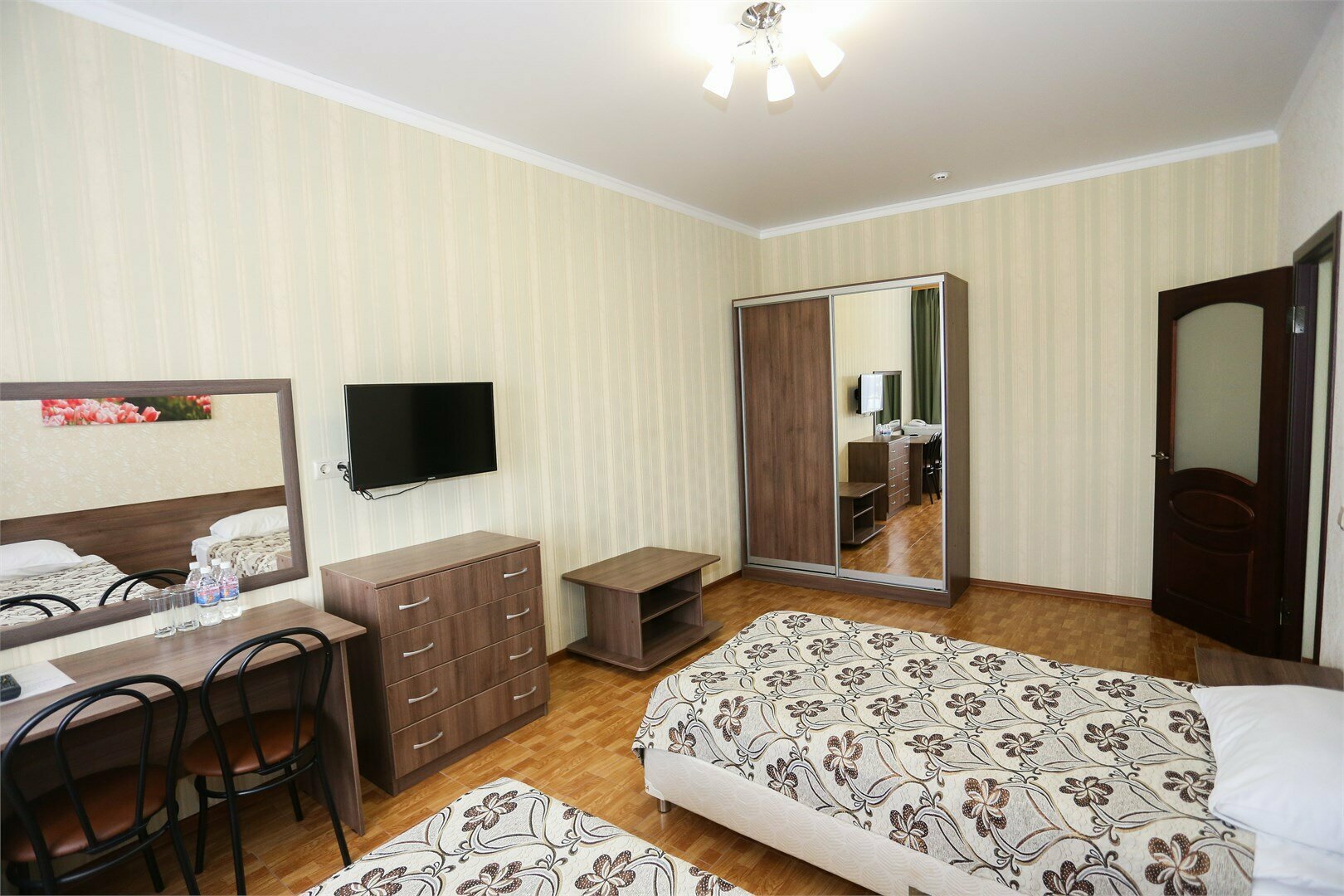 Четырехместный номер с душем