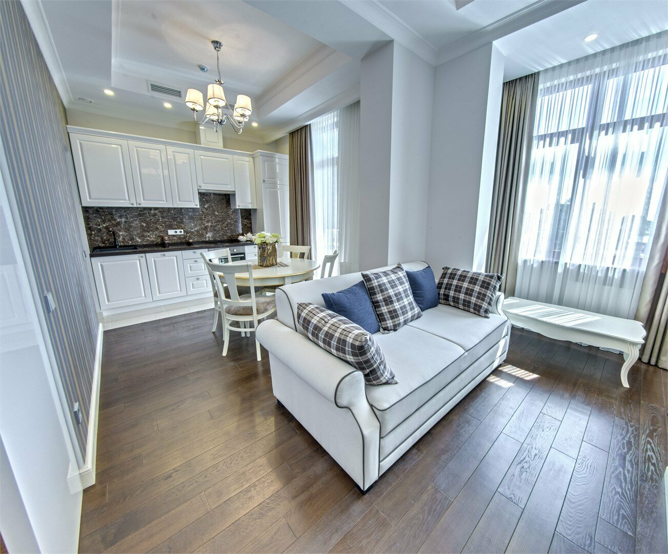 Улучшенные апартаменты с 1 спальней №406