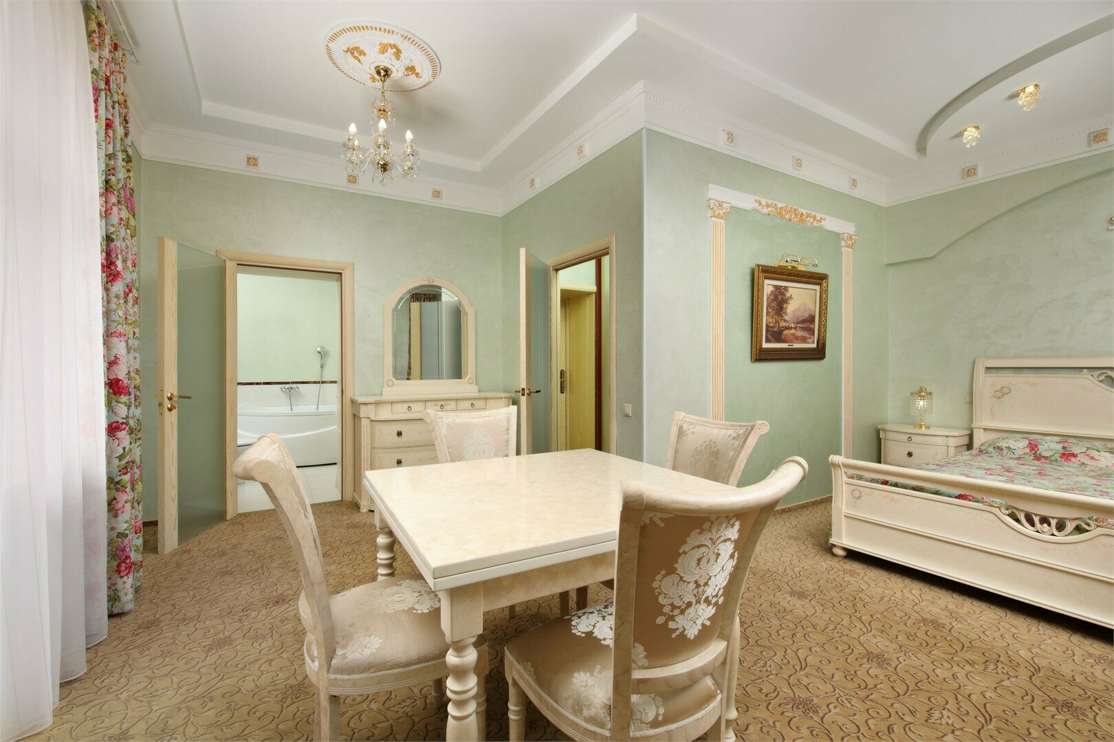 ДЕЛЮКС С БАЛКОНОМ И ВИДОМ НА ГОРЫ (№5)