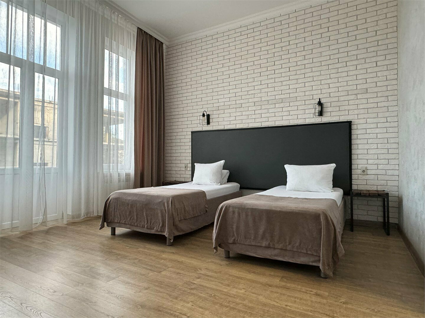 Однокомнатный двухместный улучшенный с балконом номер