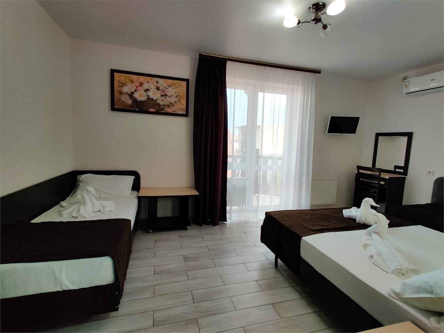 4-местный номер Стандарт с балконом