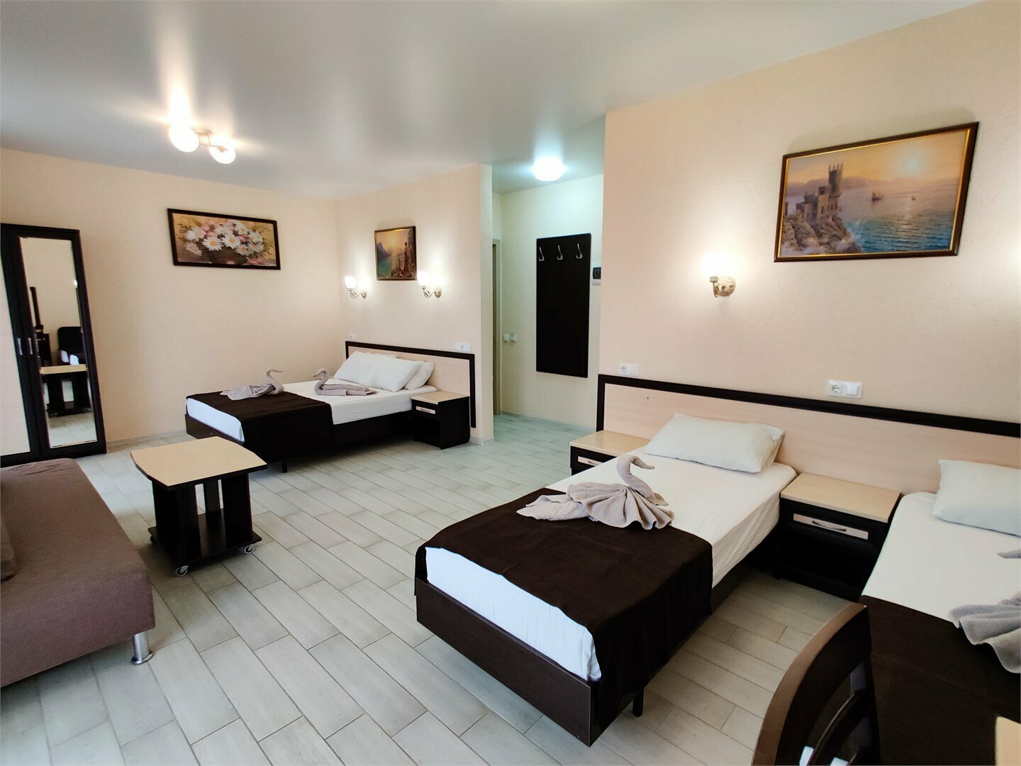 Семейный 5+ местный номер Стандарт 2 балкона