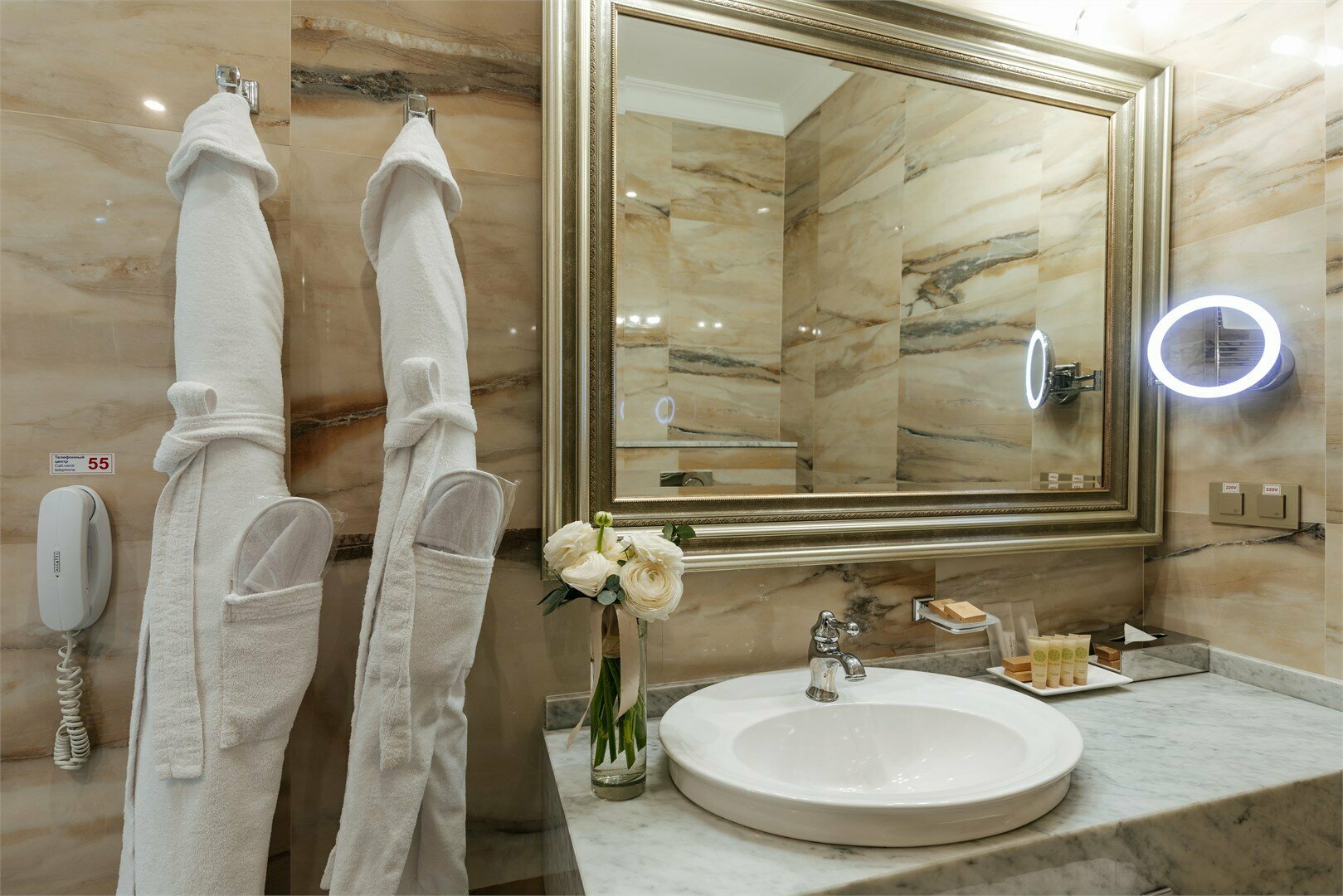 Джуниор Сюит