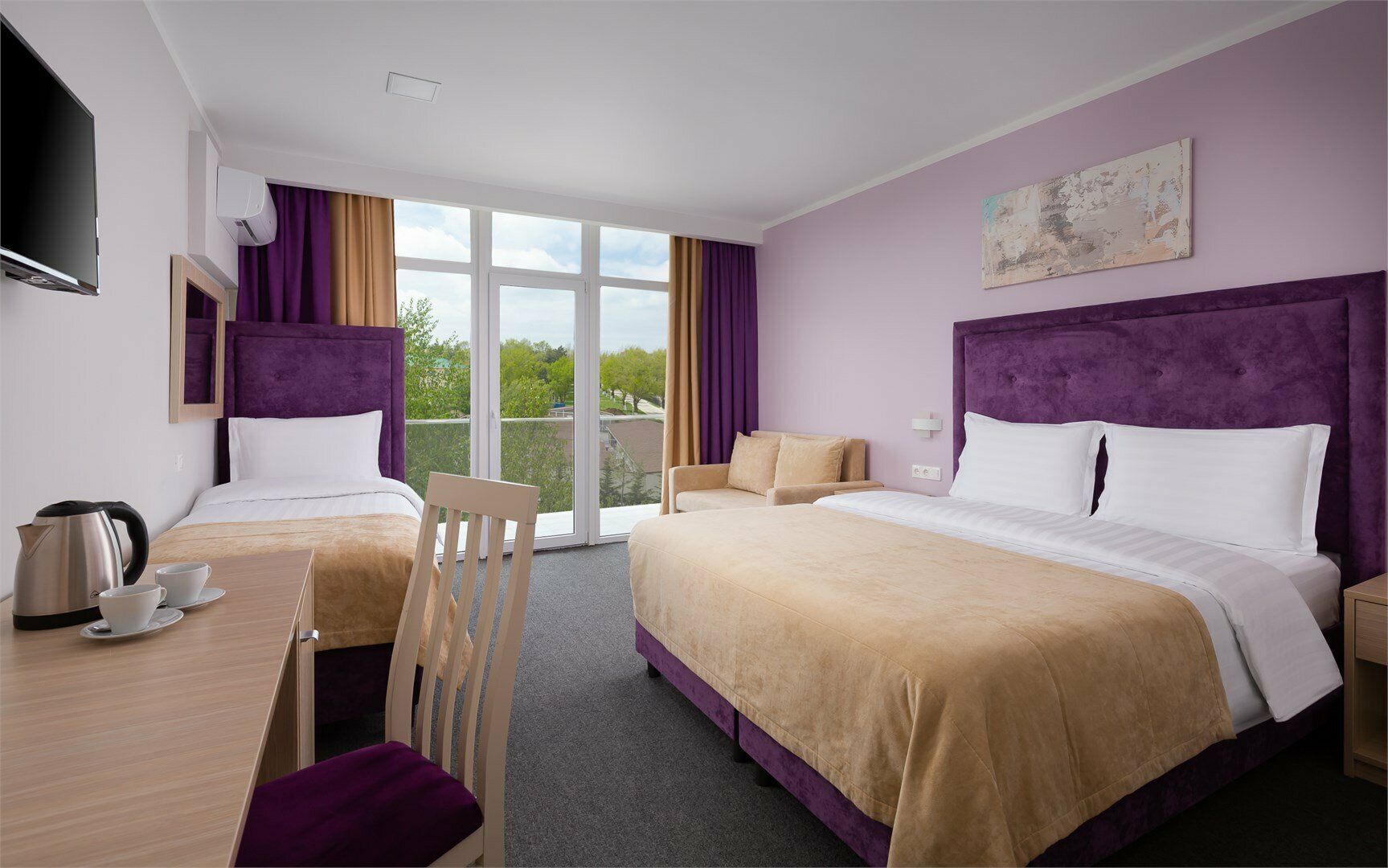 Гамма Супериор с балконом с двуспальной кроватью