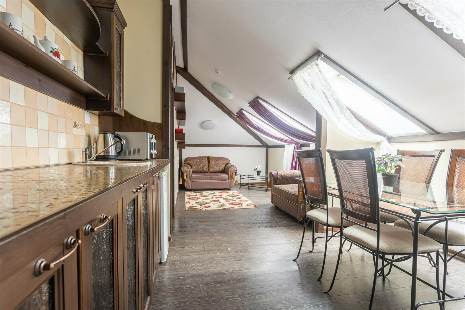 Люкс с кроватью размера «queen-size»